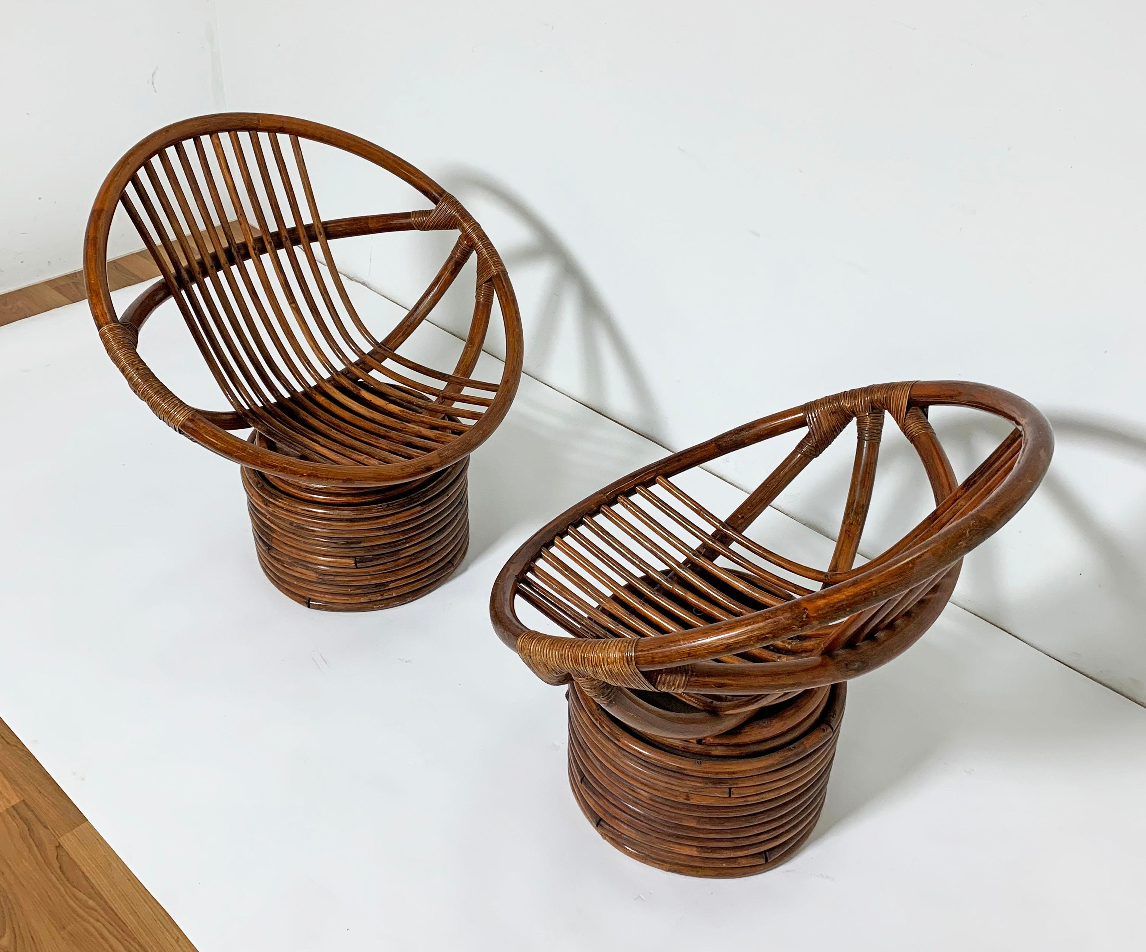 Pair of Saucer Form Swivel Lounge Rattan Chairs, circa 1960s 3