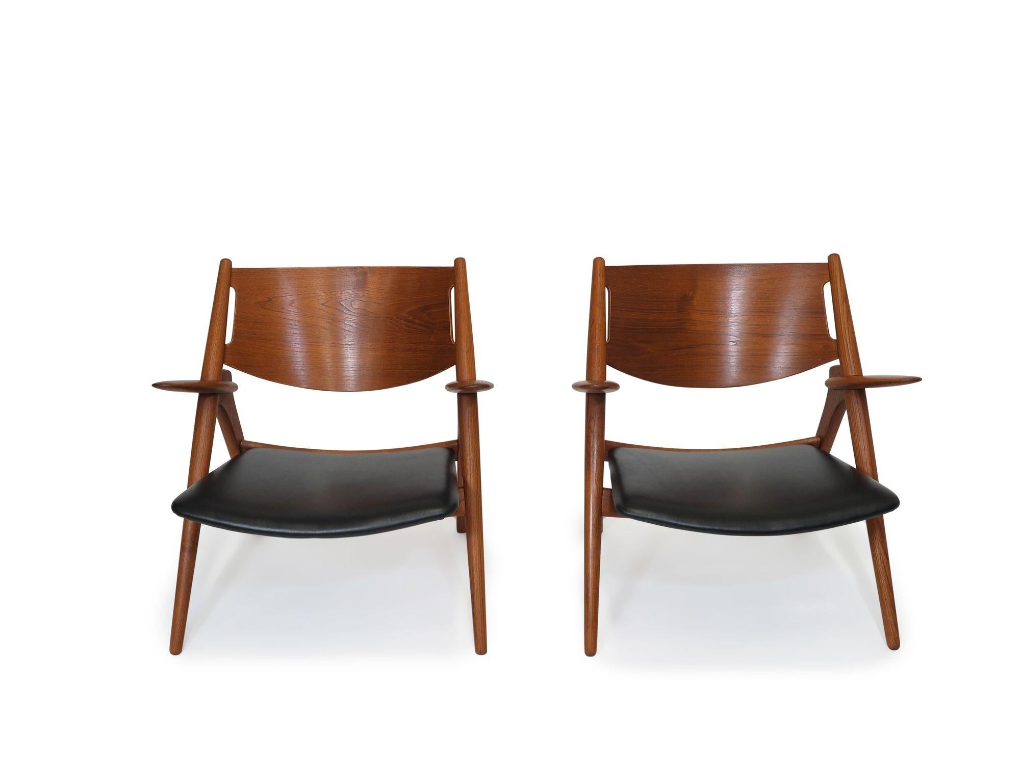 Pair of Sawbuck Chairs, CH28, by Hans Wegner, 1951 3