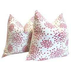 Paire d'oreillers Scalamandre "Fireworks" en rose cupcake