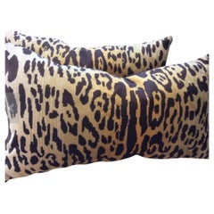 Paire d'oreillers en duvet "Leopardo" de Scalamandre