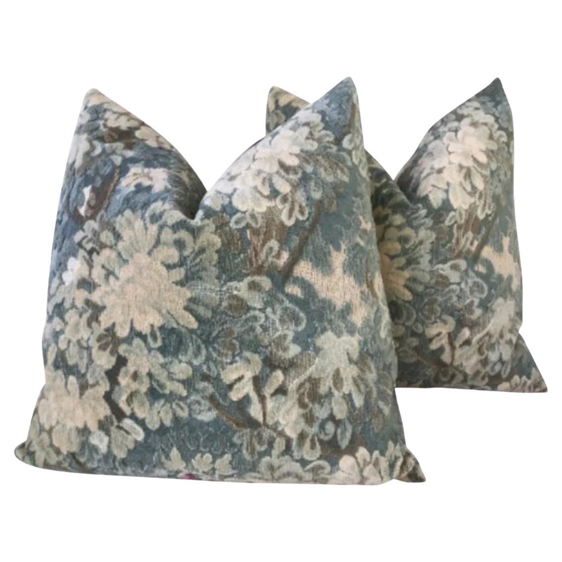 Coppia di cuscini in velluto Scalamandre "Marli" tagliati e non tagliati, di colore blu e verde Greene
Greene