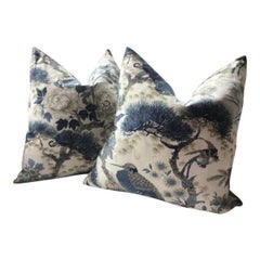 Paire de Scalamandre en porcelaine avec inserts en duvet de peluche