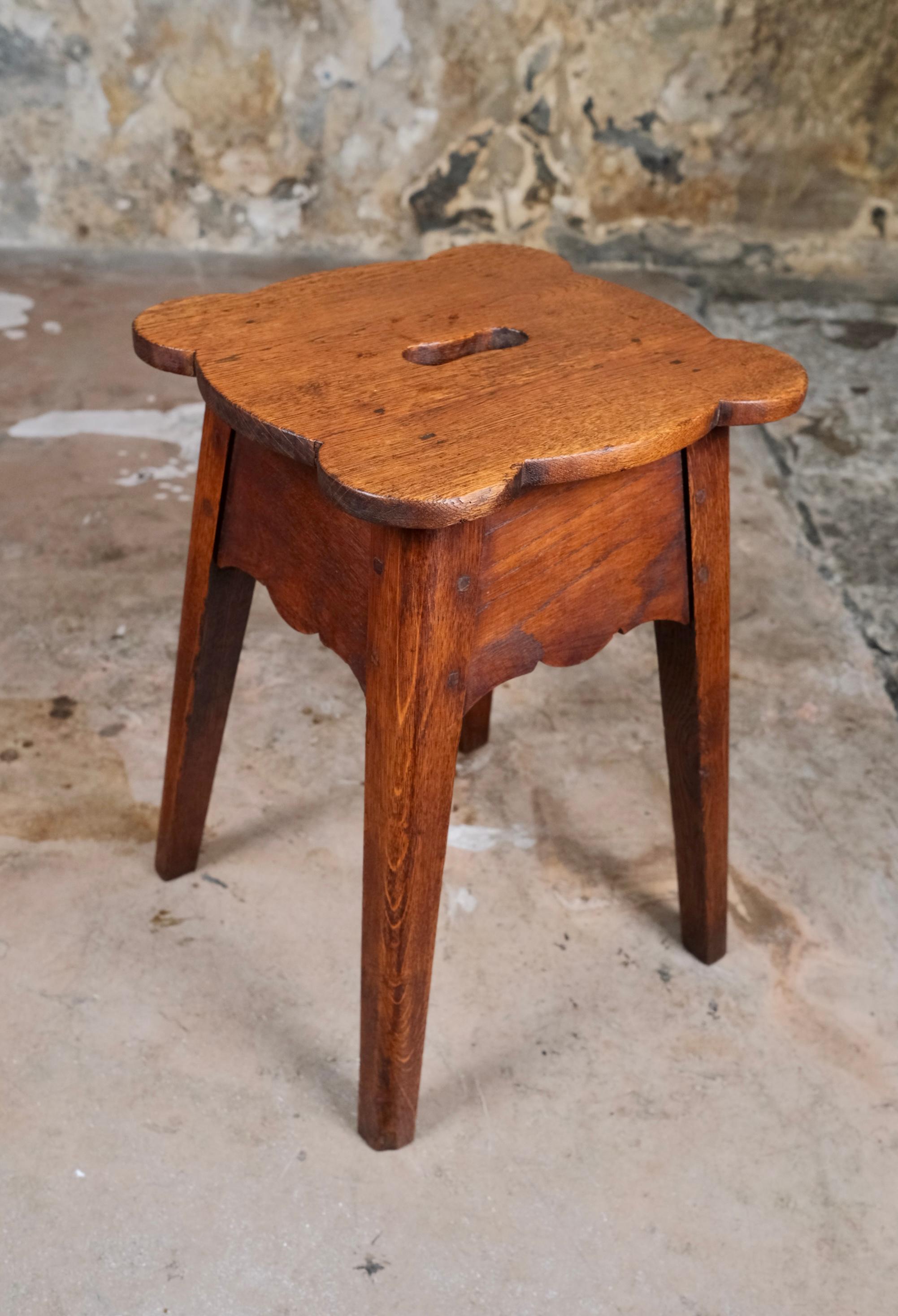 Pareja de taburetes festoneados de madera, Art Decó, Francia, principios del siglo XX en venta 4