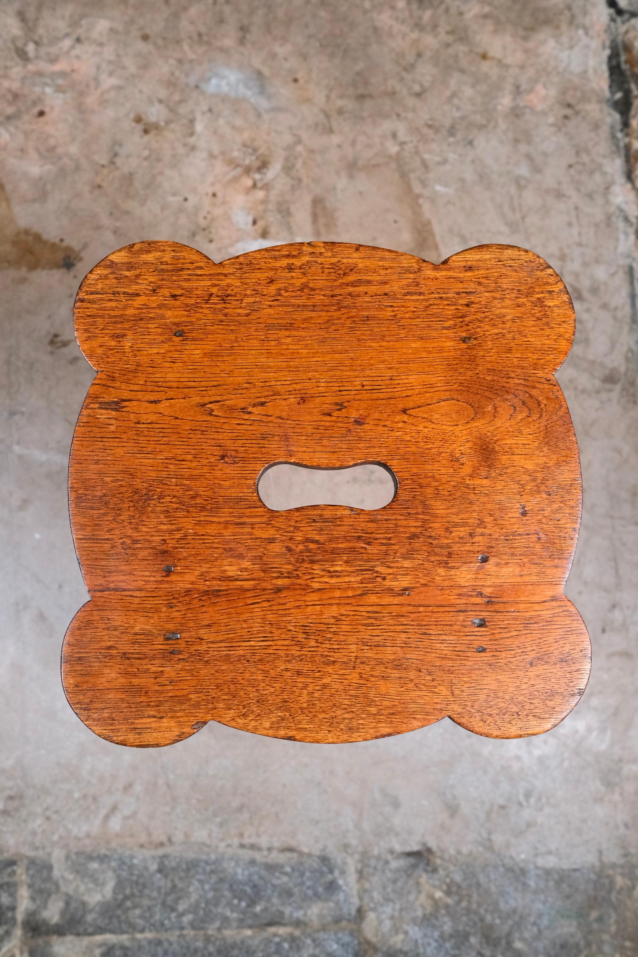 Pareja de taburetes festoneados de madera, Art Decó, Francia, principios del siglo XX en venta 7