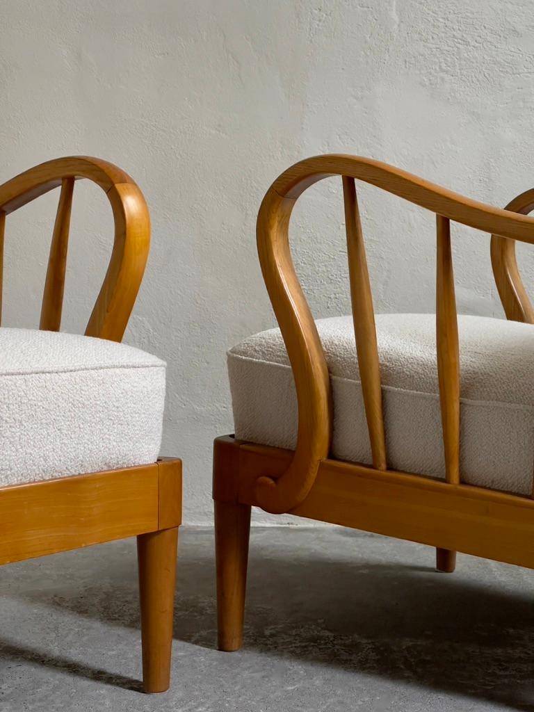 Pair of Danish 1930s Easy Chairs in Solid Elm Tree and Premium Bouclé In Good Condition In København K, 84