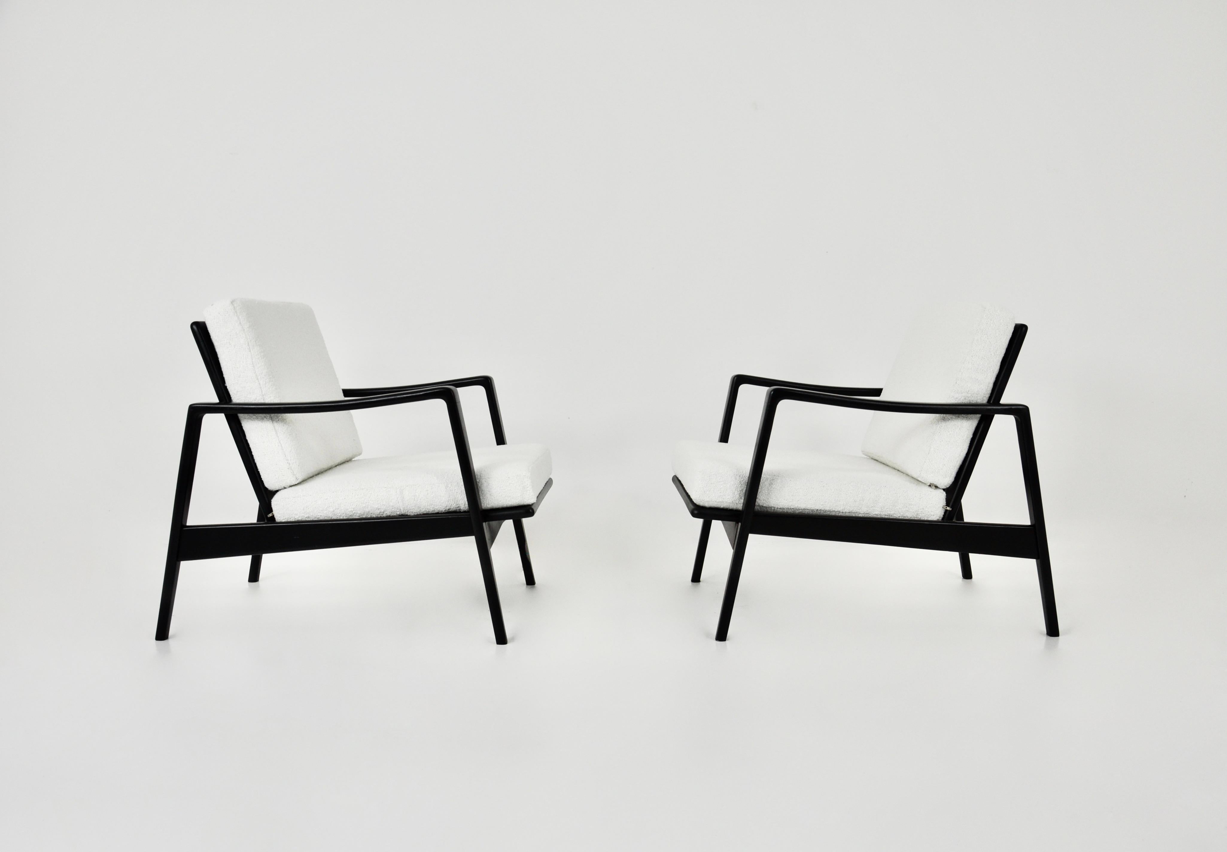 Pair of Scandinavian Lounge Chairs by Arne Wahl Iversen for Komfort, 1950s In Good Condition In Lasne, BE
