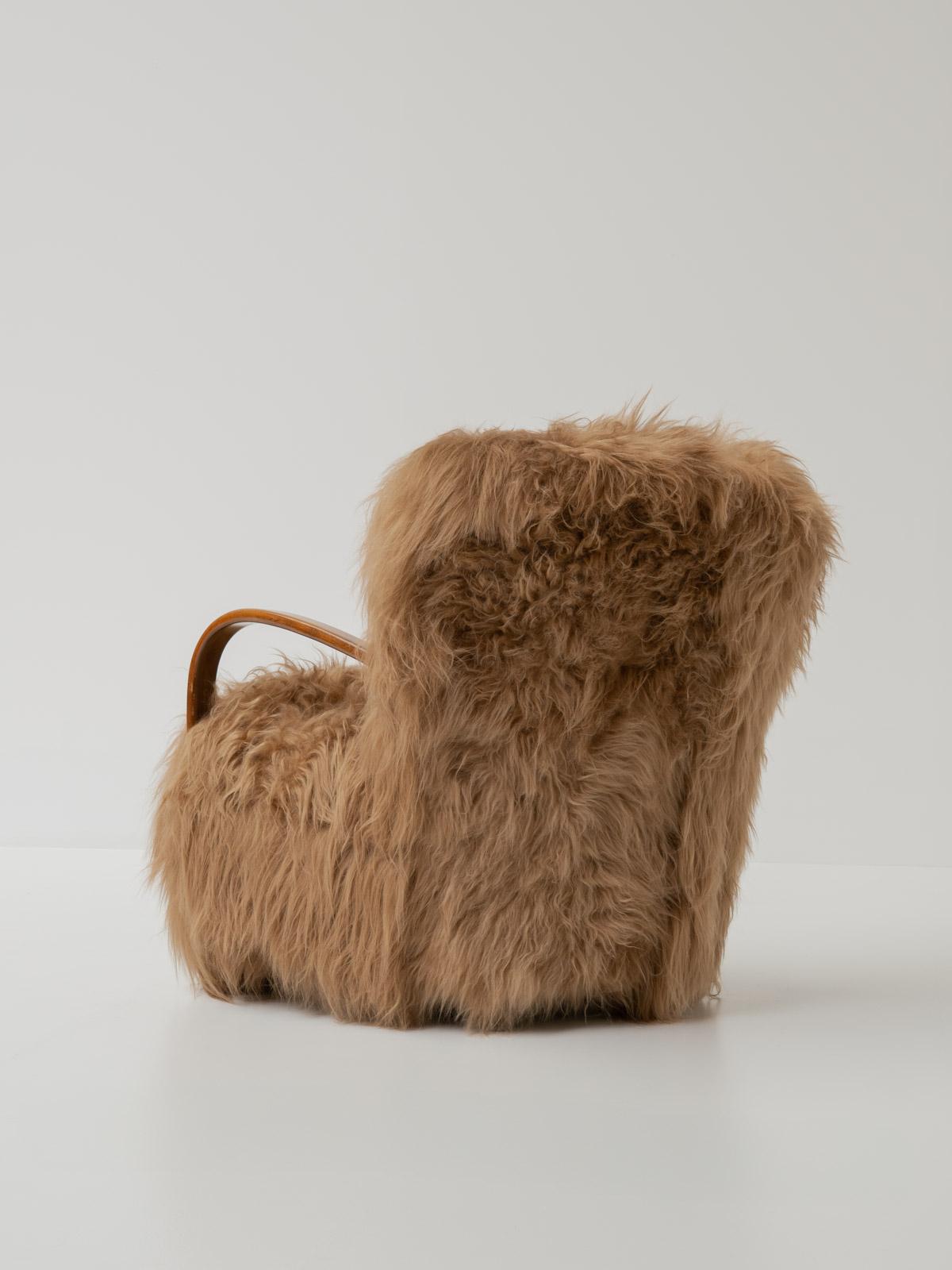 Coppia di poltrone scandinave in pelle di pecora a pelo lungo, anni '50 in vendita 3