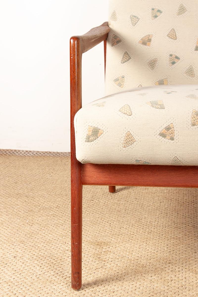 Pair of Scandinavian armchairs in teak and new fabric, 1960. In Excellent Condition For Sale In JOINVILLE-LE-PONT, FR
