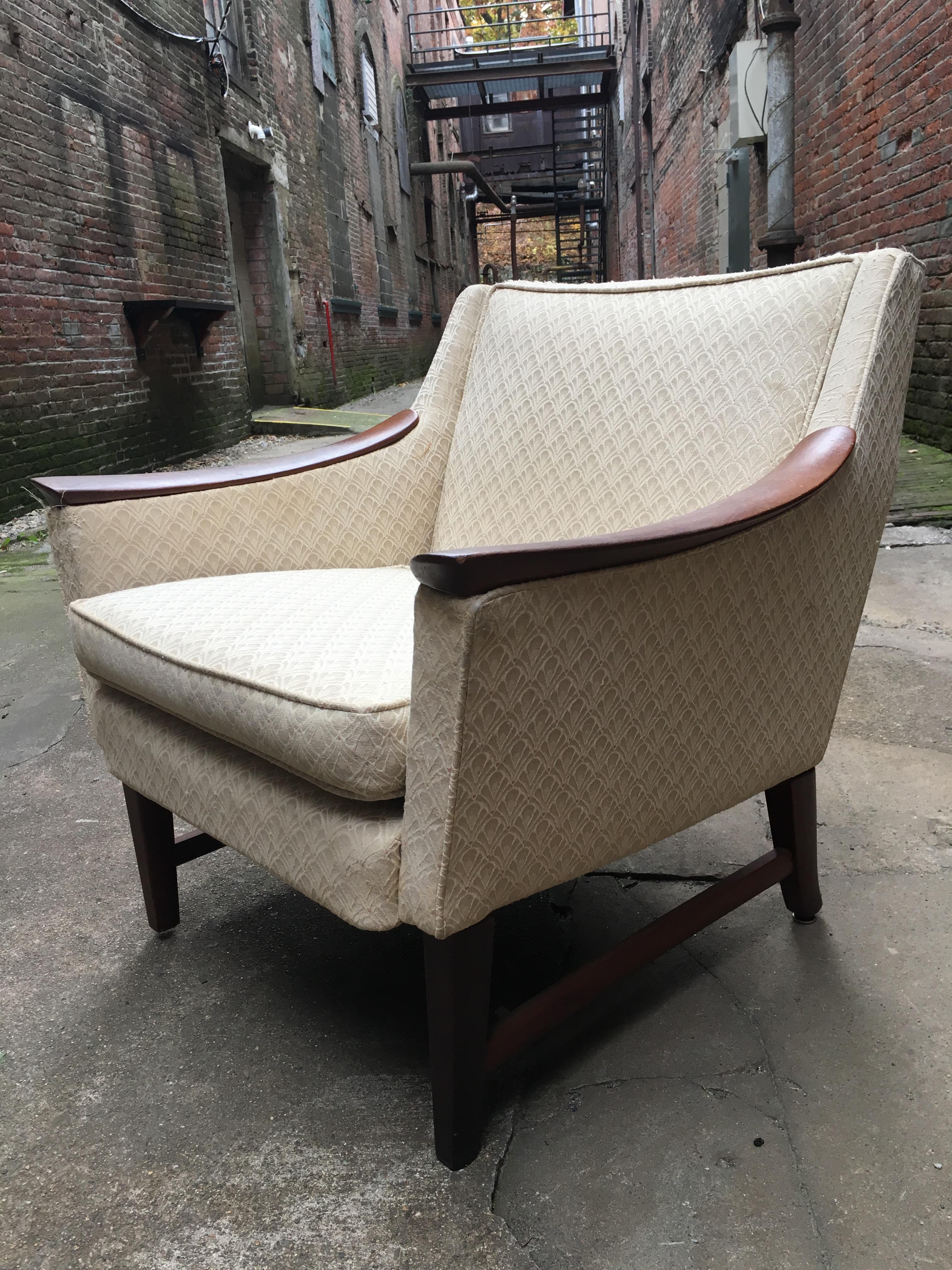 Pair of Scandinavian Armchairs in the Manner of Rastad and Relling In Fair Condition In Garnerville, NY
