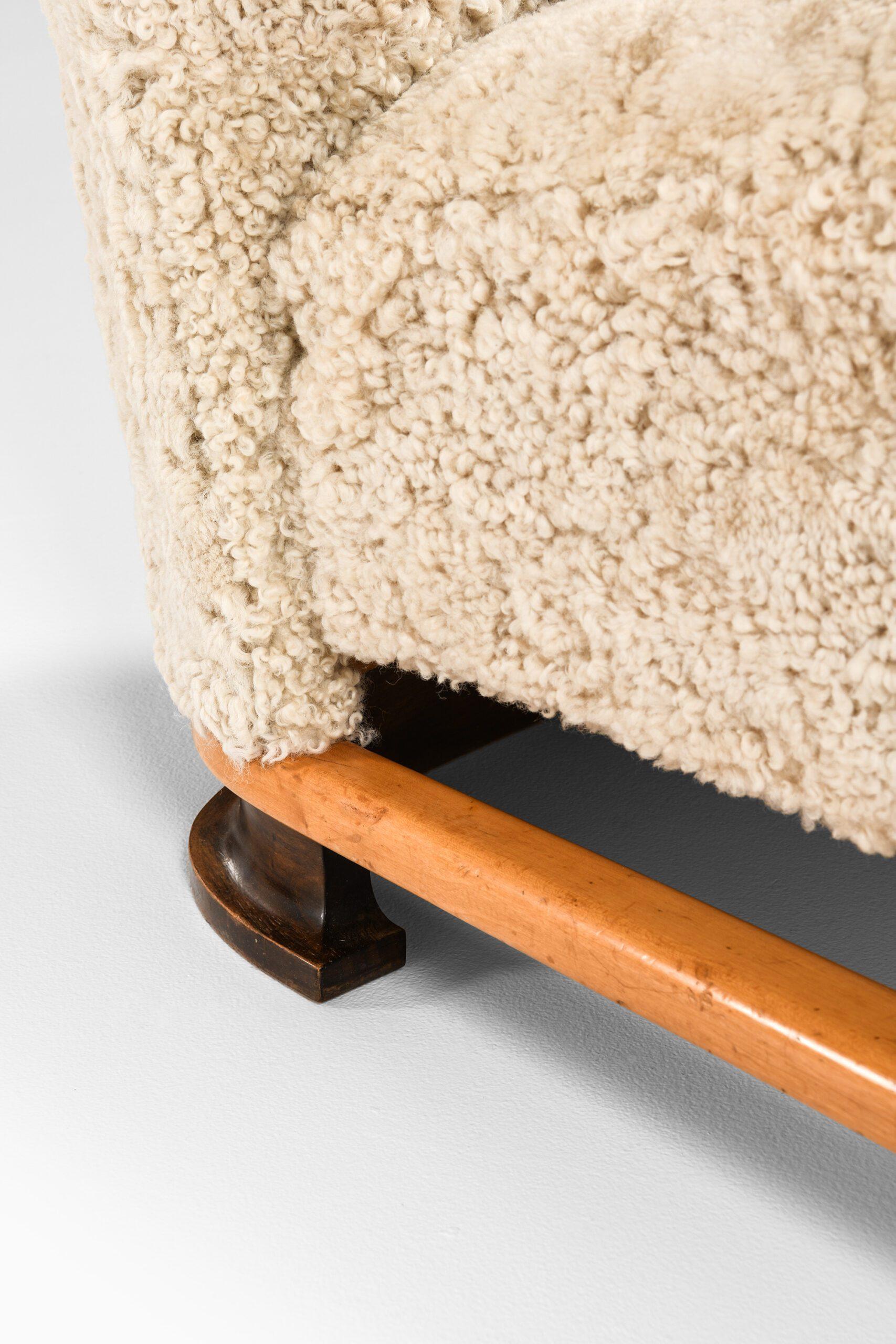 Coppia di poltrone scandinave Art Déco in betulla e pelle di pecora, anni '30 in vendita 5