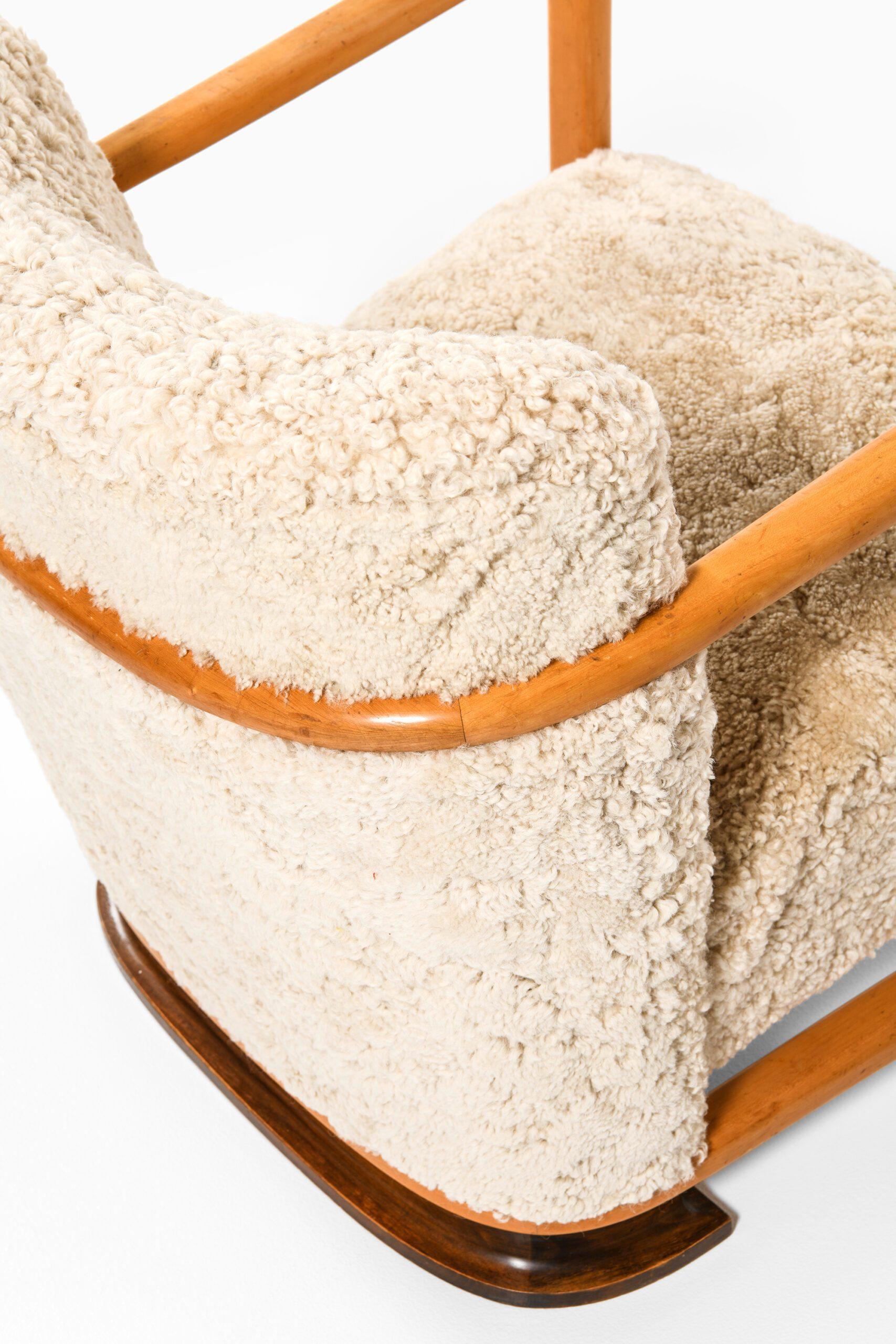 Montone Coppia di poltrone scandinave Art Déco in betulla e pelle di pecora, anni '30 in vendita