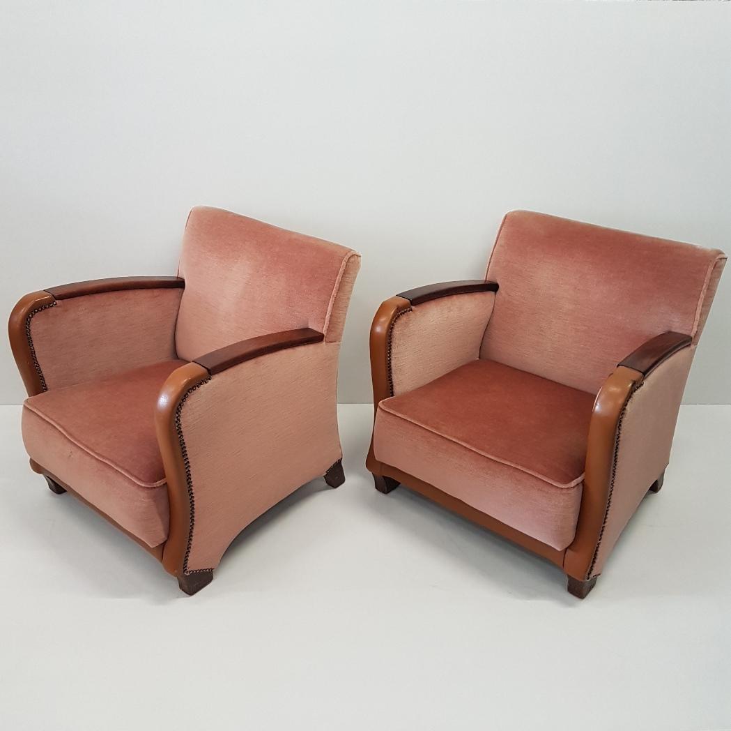 Pair of Scandinavian Art Deco Pink Mohair Club Chairs, 1930s In Good Condition For Sale In Valkenswaard, NL