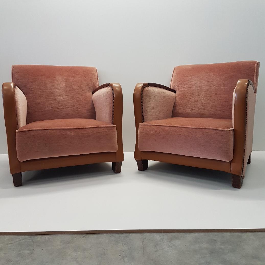 Pair of Scandinavian Art Deco Pink Mohair Club Chairs, 1930s For Sale 4