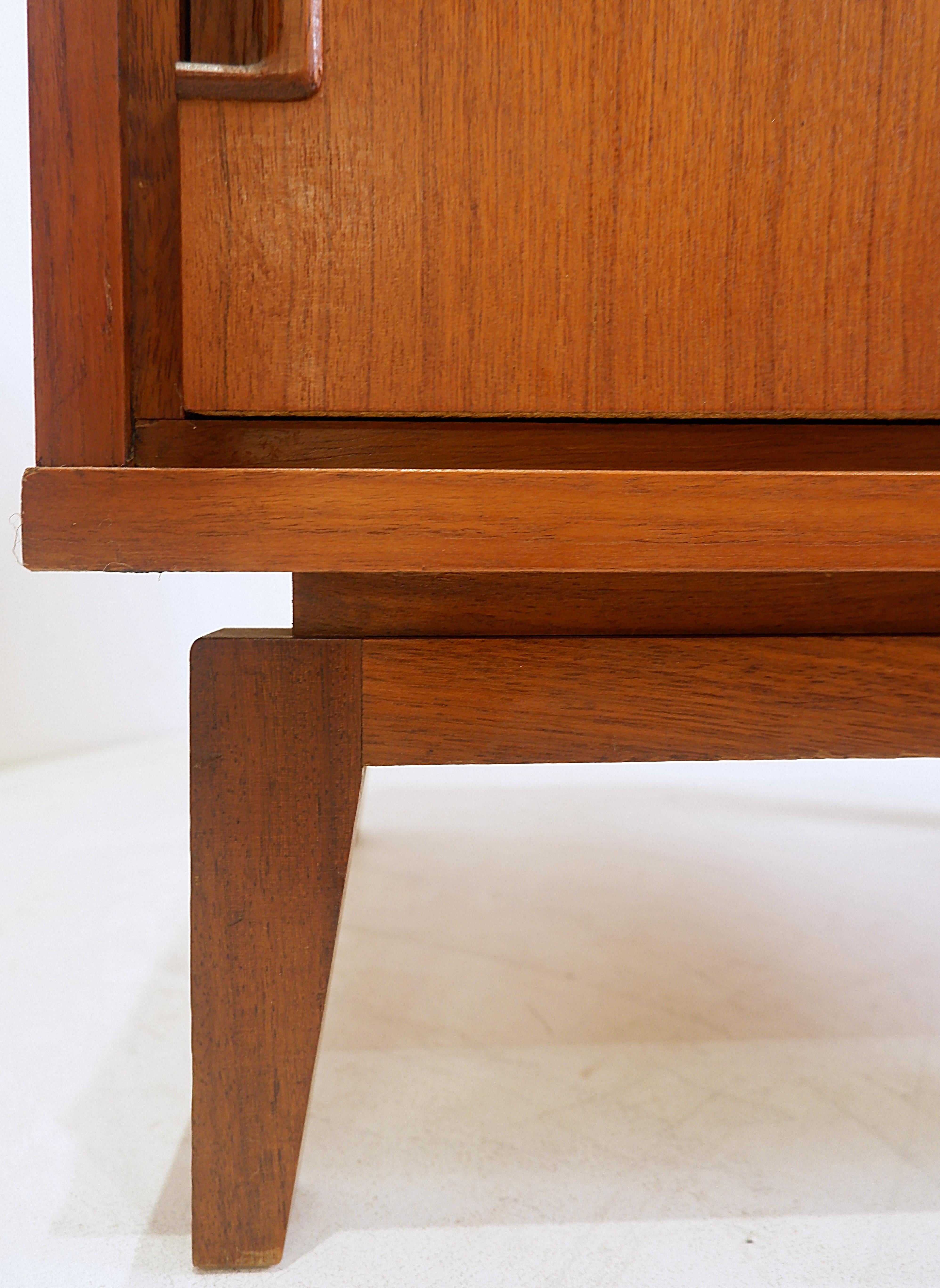 Pair of Scandinavian bedside tables, 1970s 5