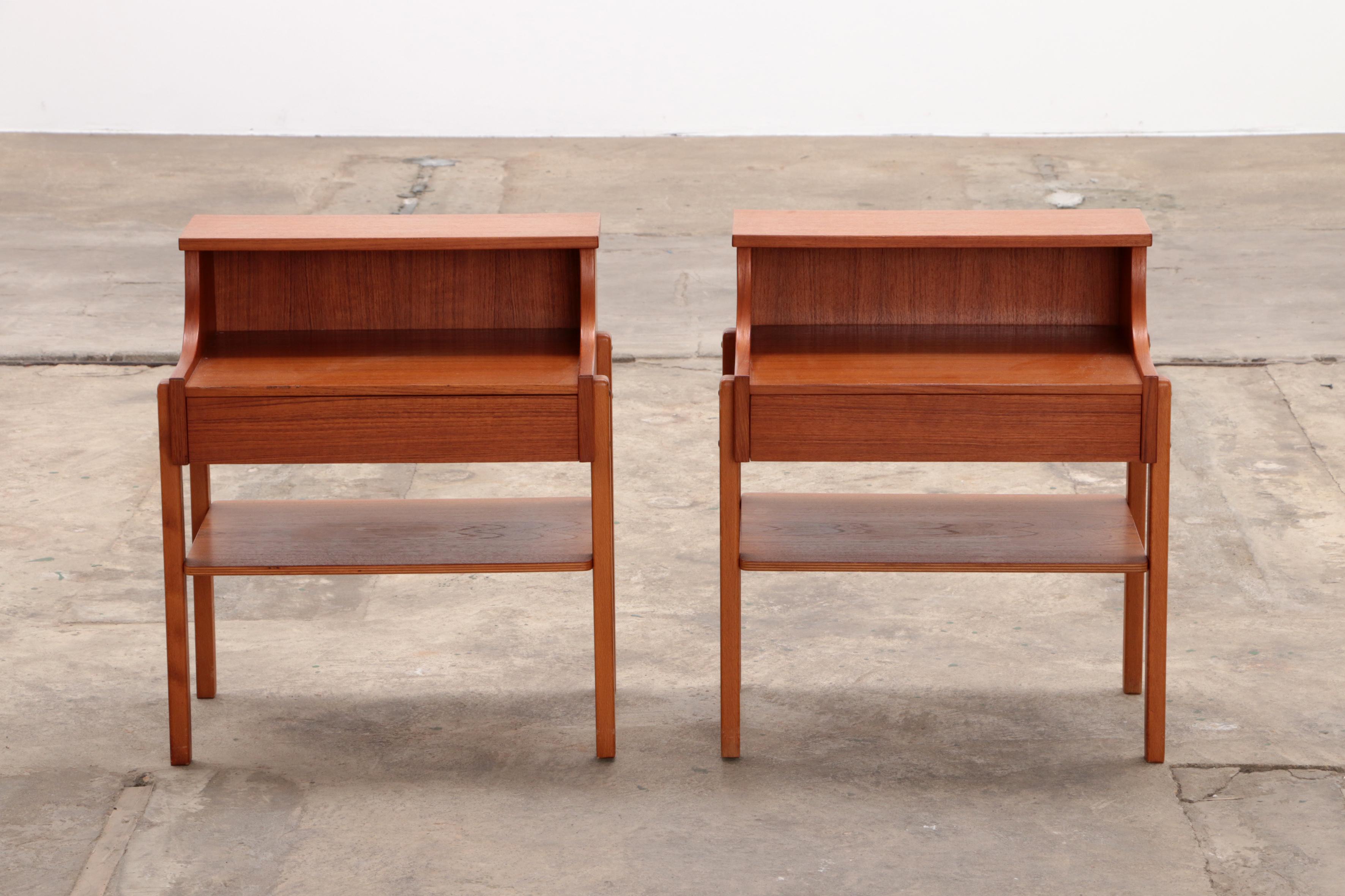 Pair of Scandinavian Bedside Tables in Teak by AB Carlstrom & Co, 1960 For Sale 1