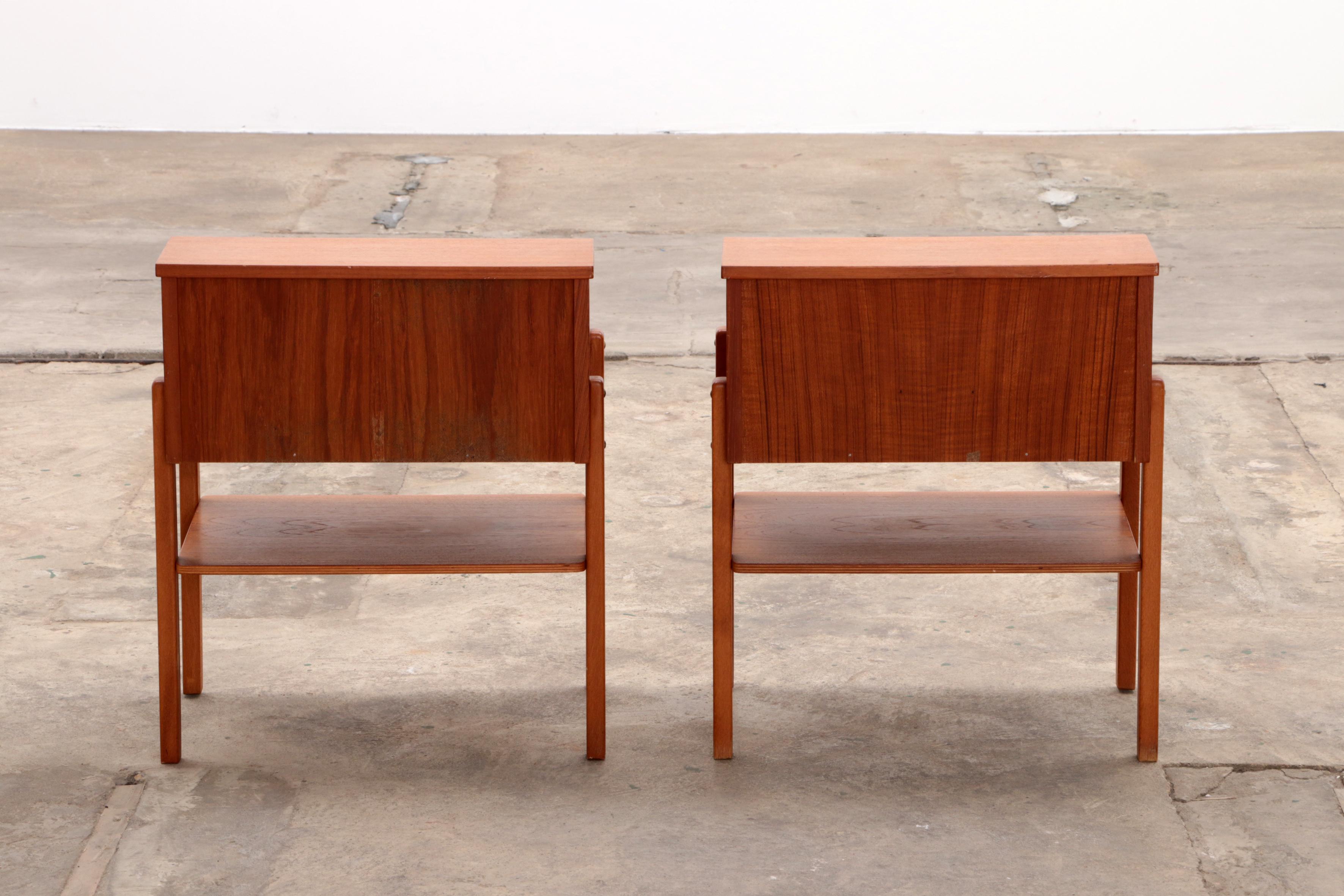 Pair of Scandinavian Bedside Tables in Teak by AB Carlstrom & Co, 1960 For Sale 3