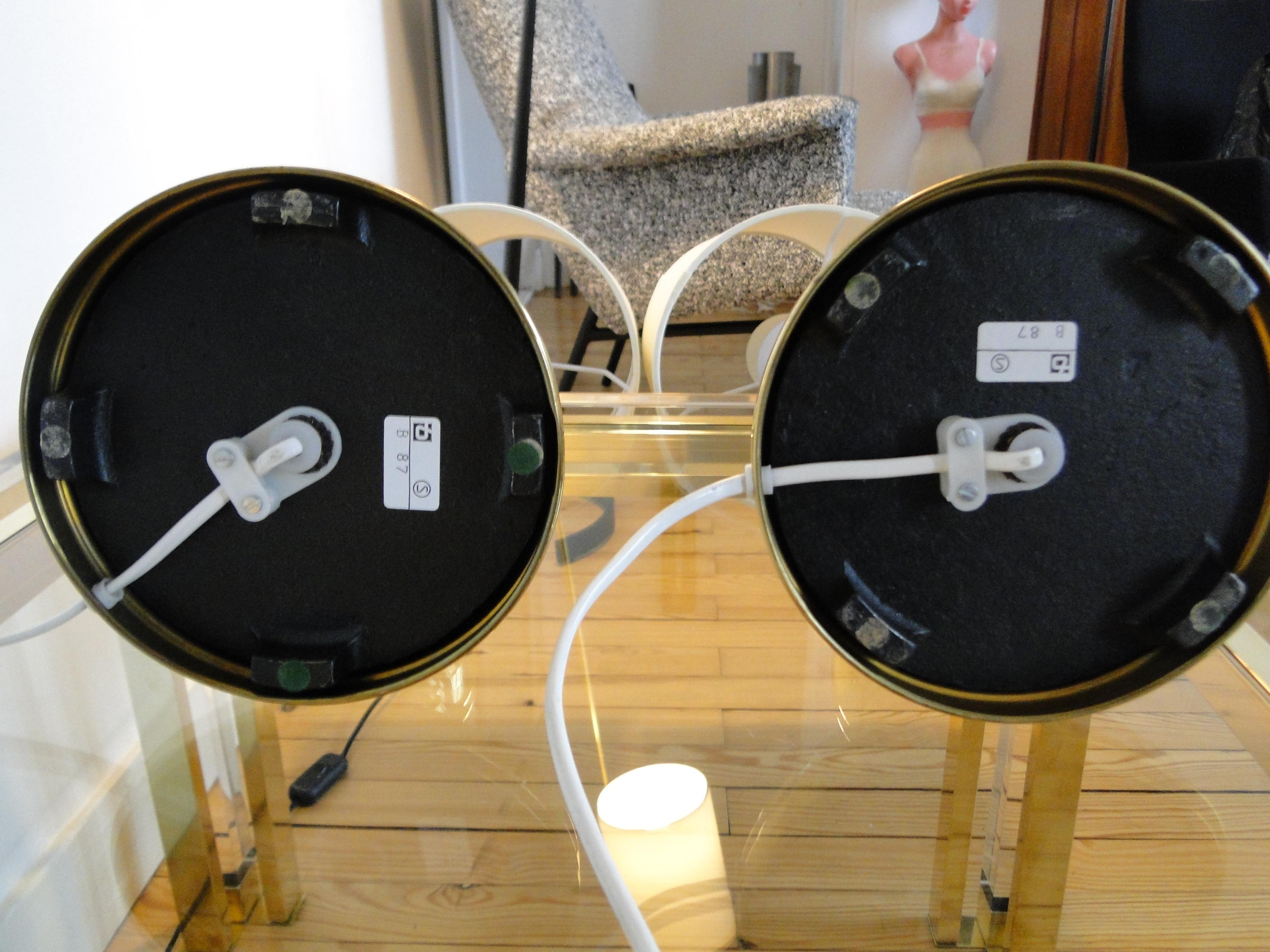 Paire de lampes scandinaves en laiton  Milieu du sicle en vente 3