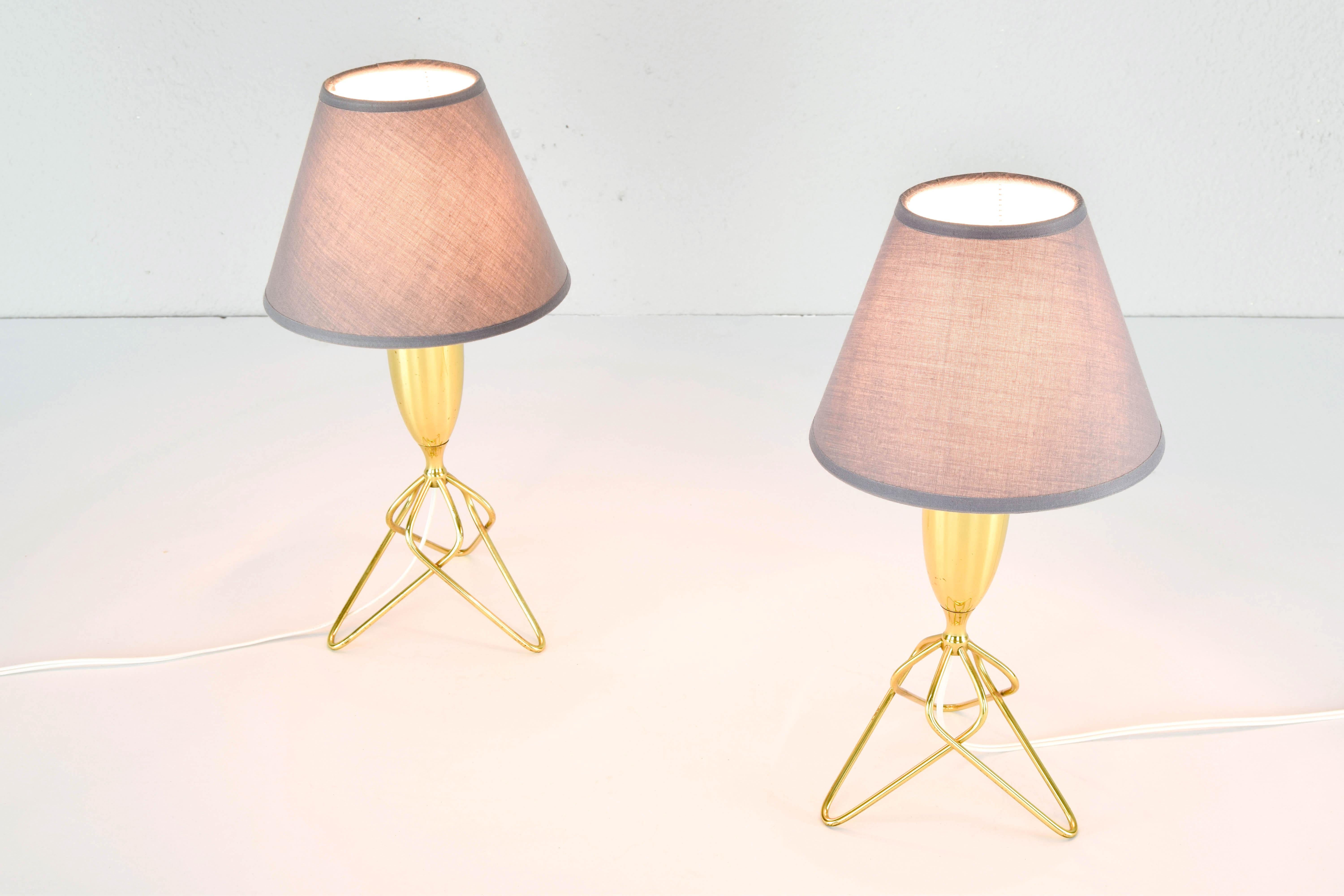 Pair of Scandinavian Brass Tripod Table Lamps with Gray Lampshades, Denmark 60s For Sale 4