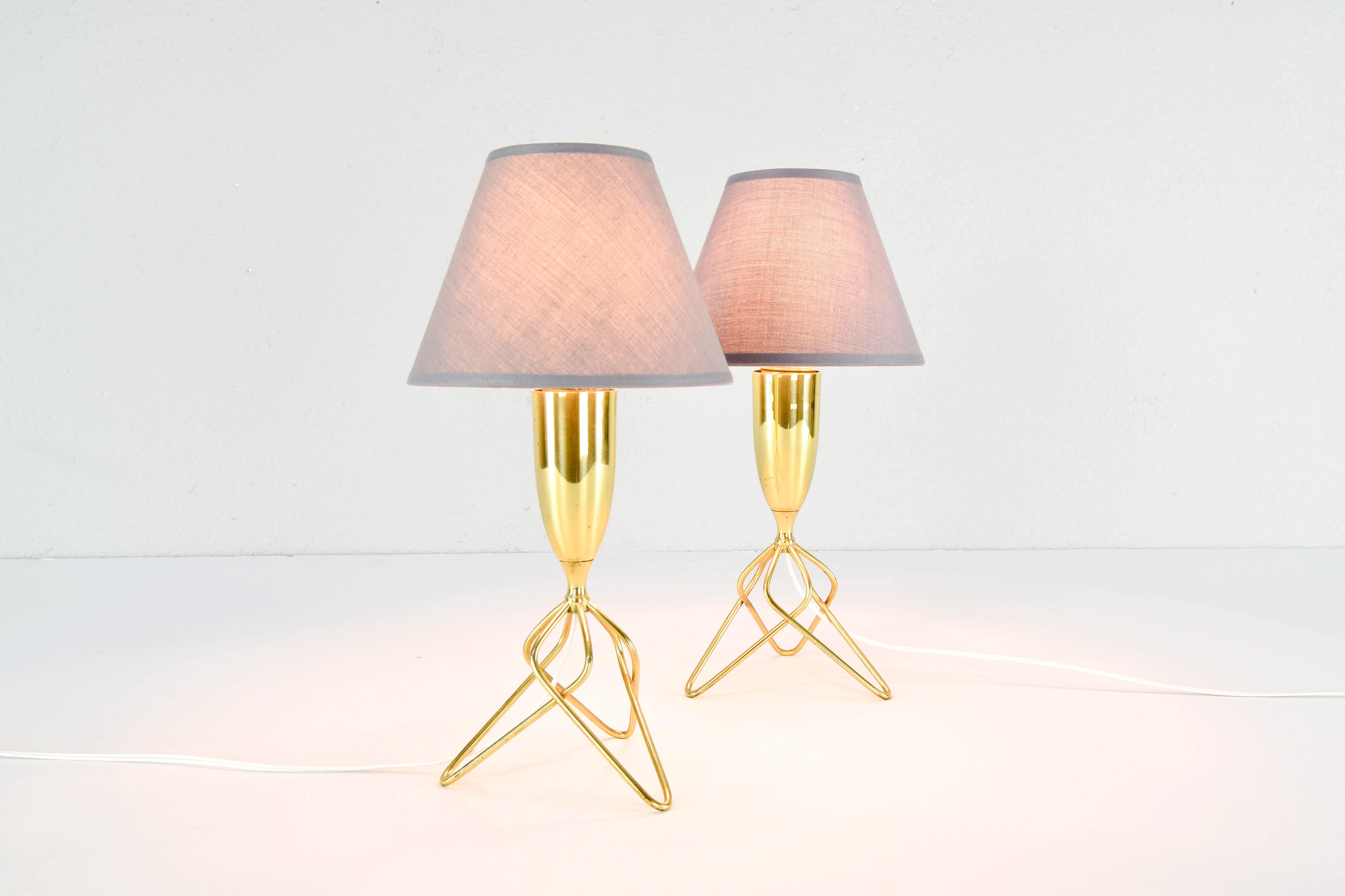 Pair of Scandinavian Brass Tripod Table Lamps with Gray Lampshades, Denmark 60s For Sale 1
