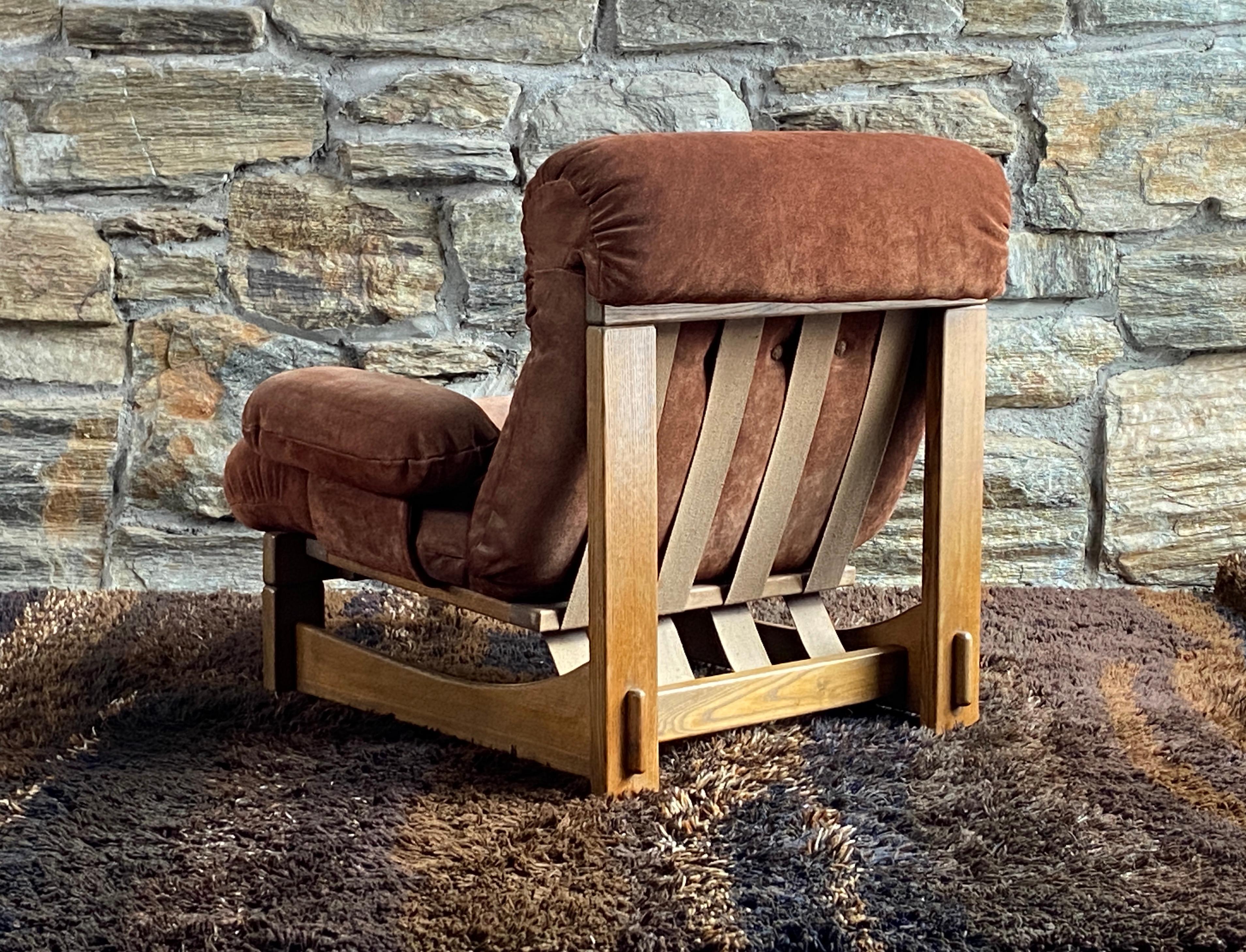 Late 20th Century Pair of German Brutalist oak and suede lounge chairs For Sale