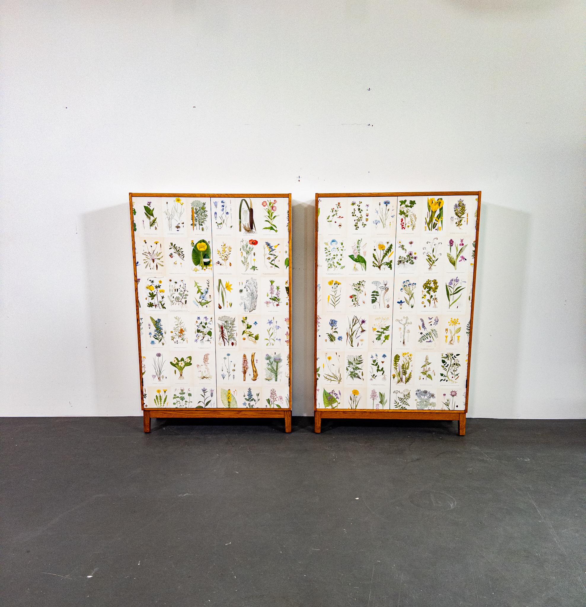Chêne Paire d'armoires scandinaves, années 1940, inspirées par Josef Frank en vente