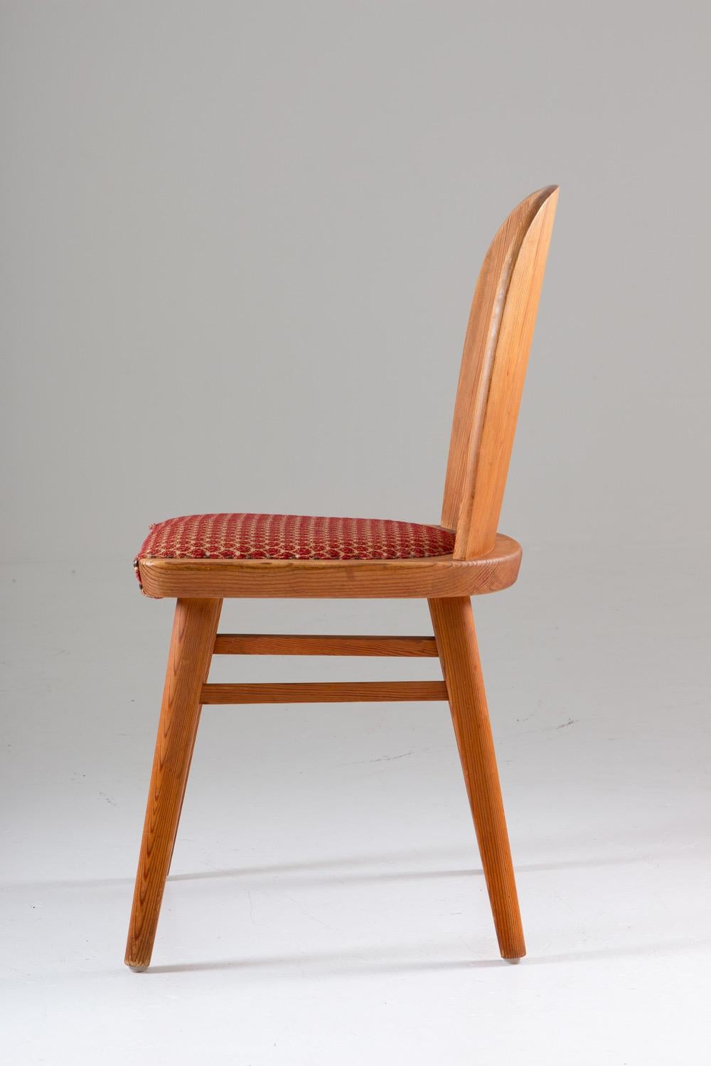 20th Century Pair of Scandinavian Chairs in Pine
