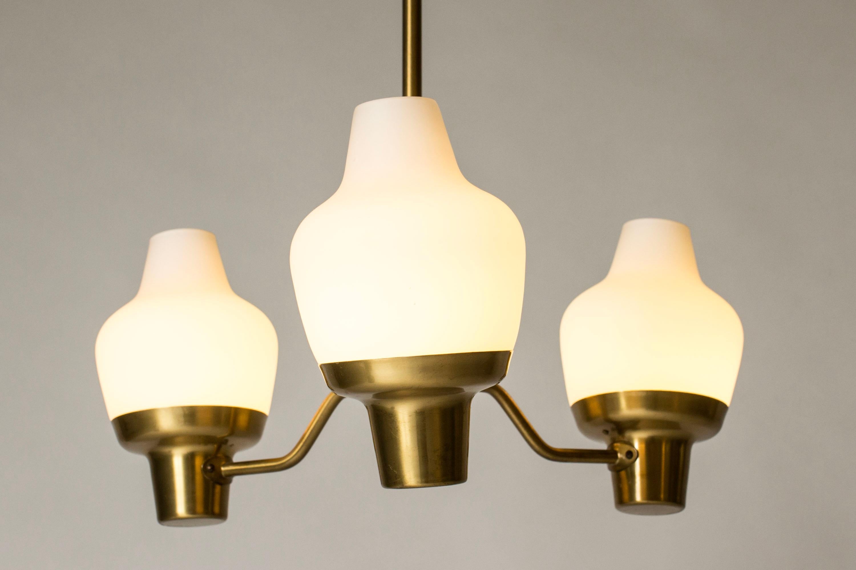 Scandinavo moderno Coppia di lampadari scandinavi di Hans Bergström, Ateljé Lyktan, Svezia, anni '50 in vendita