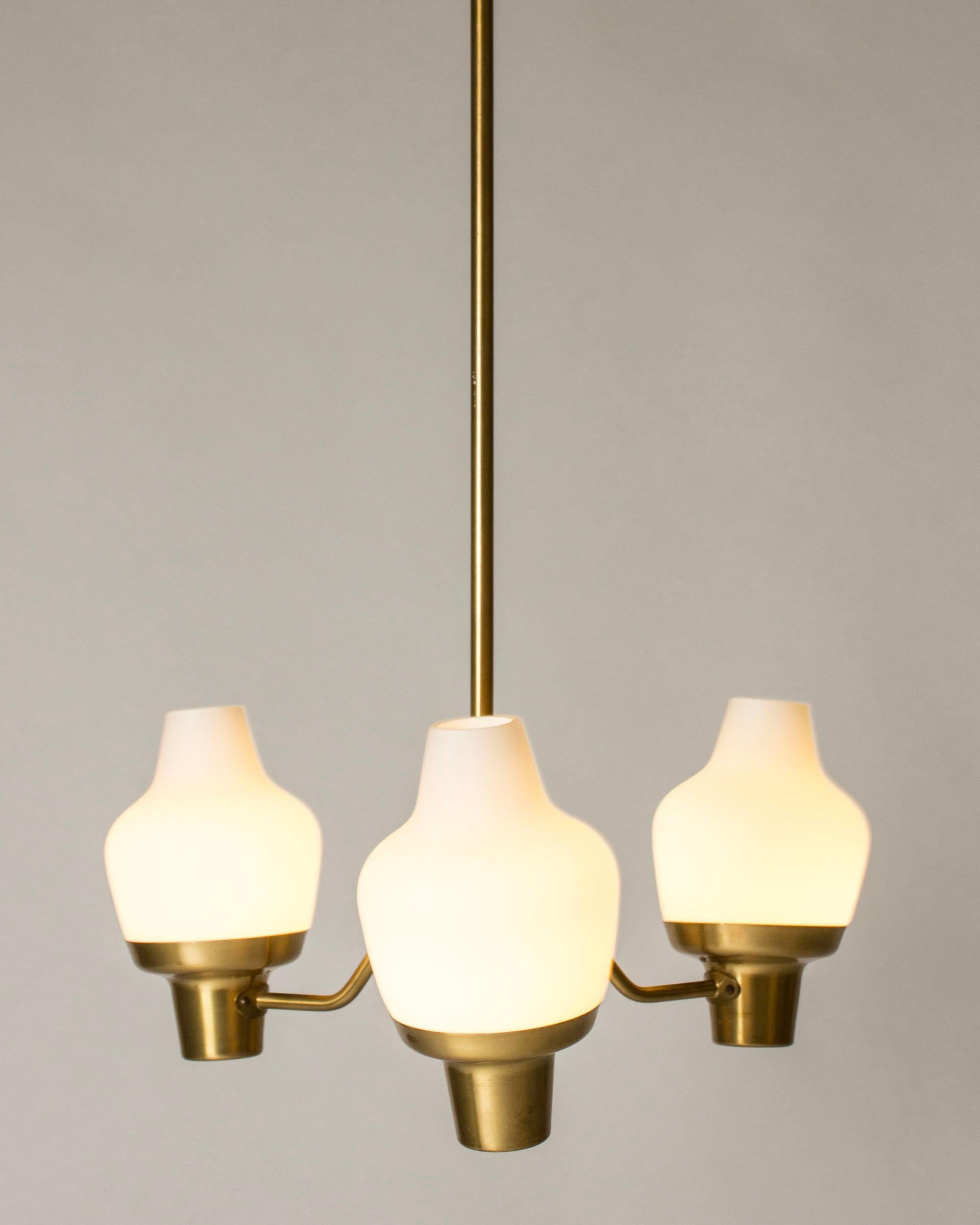 Svedese Coppia di lampadari scandinavi di Hans Bergström, Ateljé Lyktan, Svezia, anni '50 in vendita