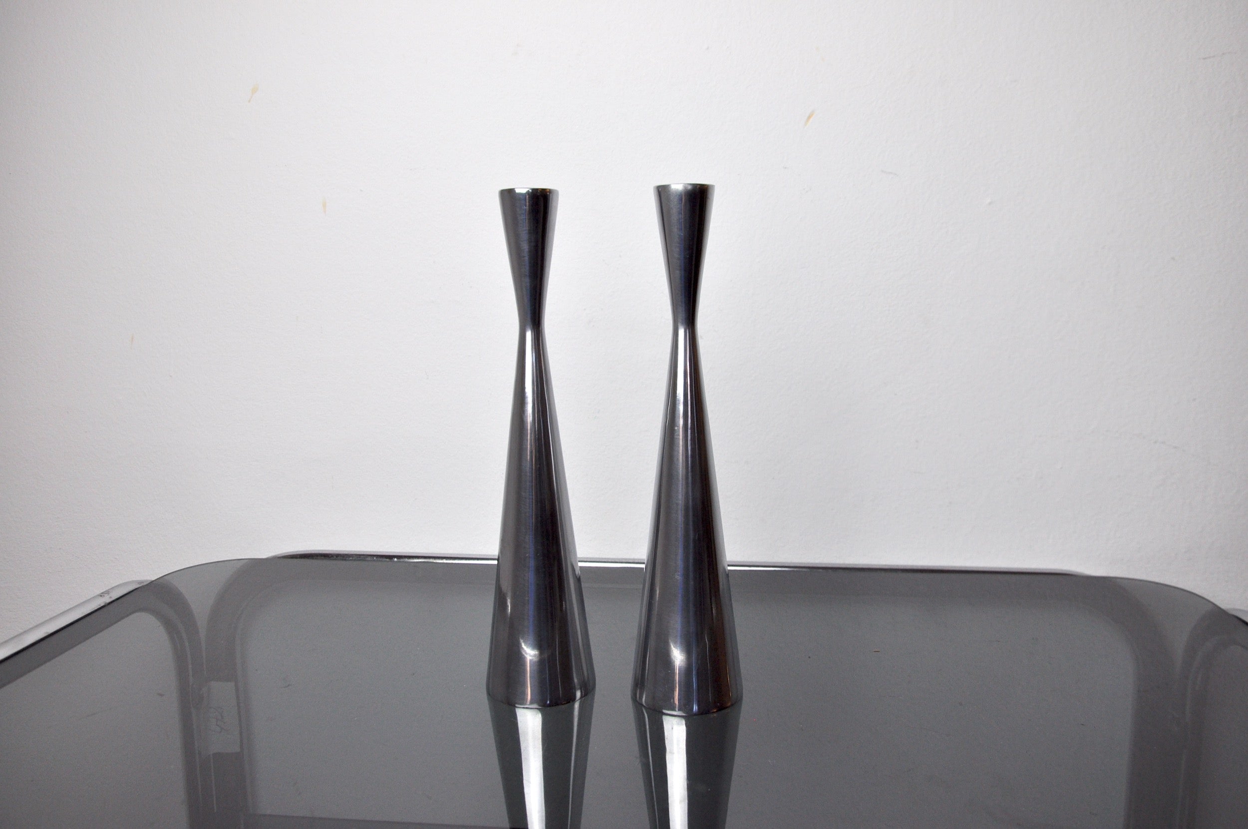 Hollywood Regency Pair of Scandinavian Diabolo Candle Holders, Aluminum, Sweden, circa 1970 For Sale