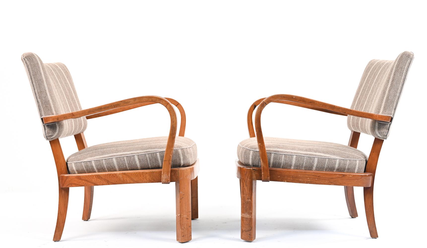 Pair of Scandinavian Elm Wood Bridge Chairs, 1940's-1950's For Sale 7