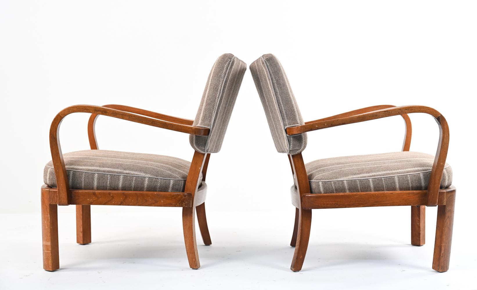 Pair of Scandinavian Elm Wood Bridge Chairs, 1940's-1950's For Sale 9