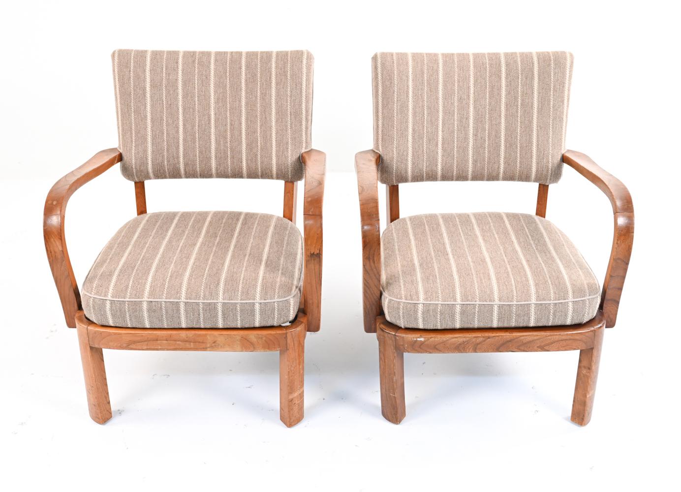Mid-Century Modern Pair of Scandinavian Elm Wood Bridge Chairs, 1940's-1950's For Sale