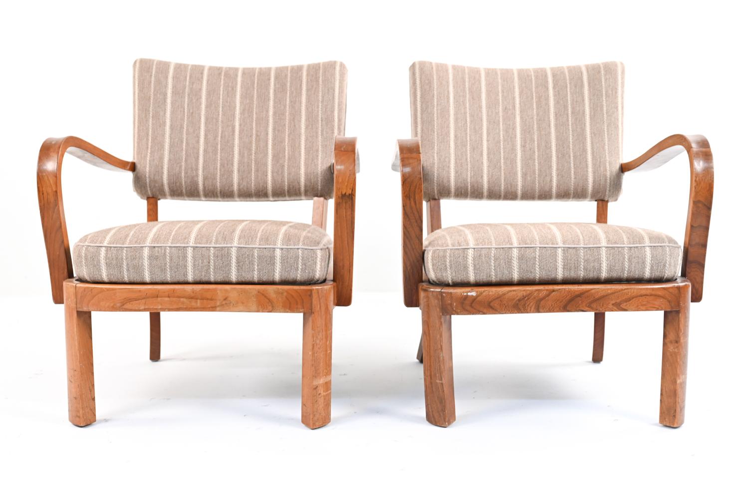 Pair of Scandinavian Elm Wood Bridge Chairs, 1940's-1950's In Fair Condition For Sale In Norwalk, CT