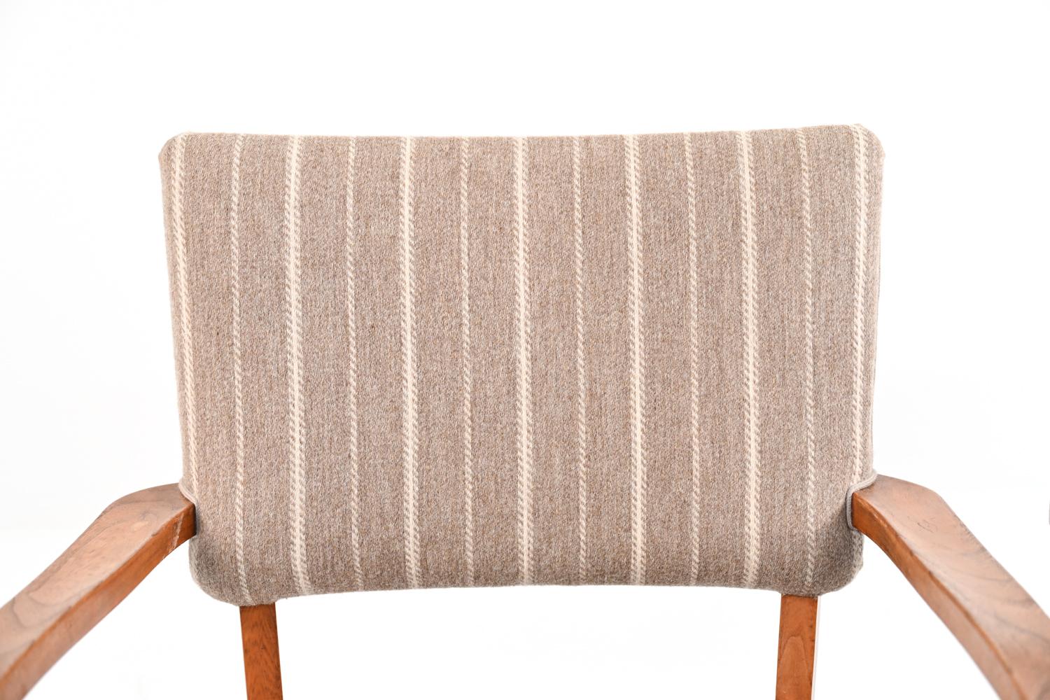 Wool Pair of Scandinavian Elm Wood Bridge Chairs, 1940's-1950's For Sale