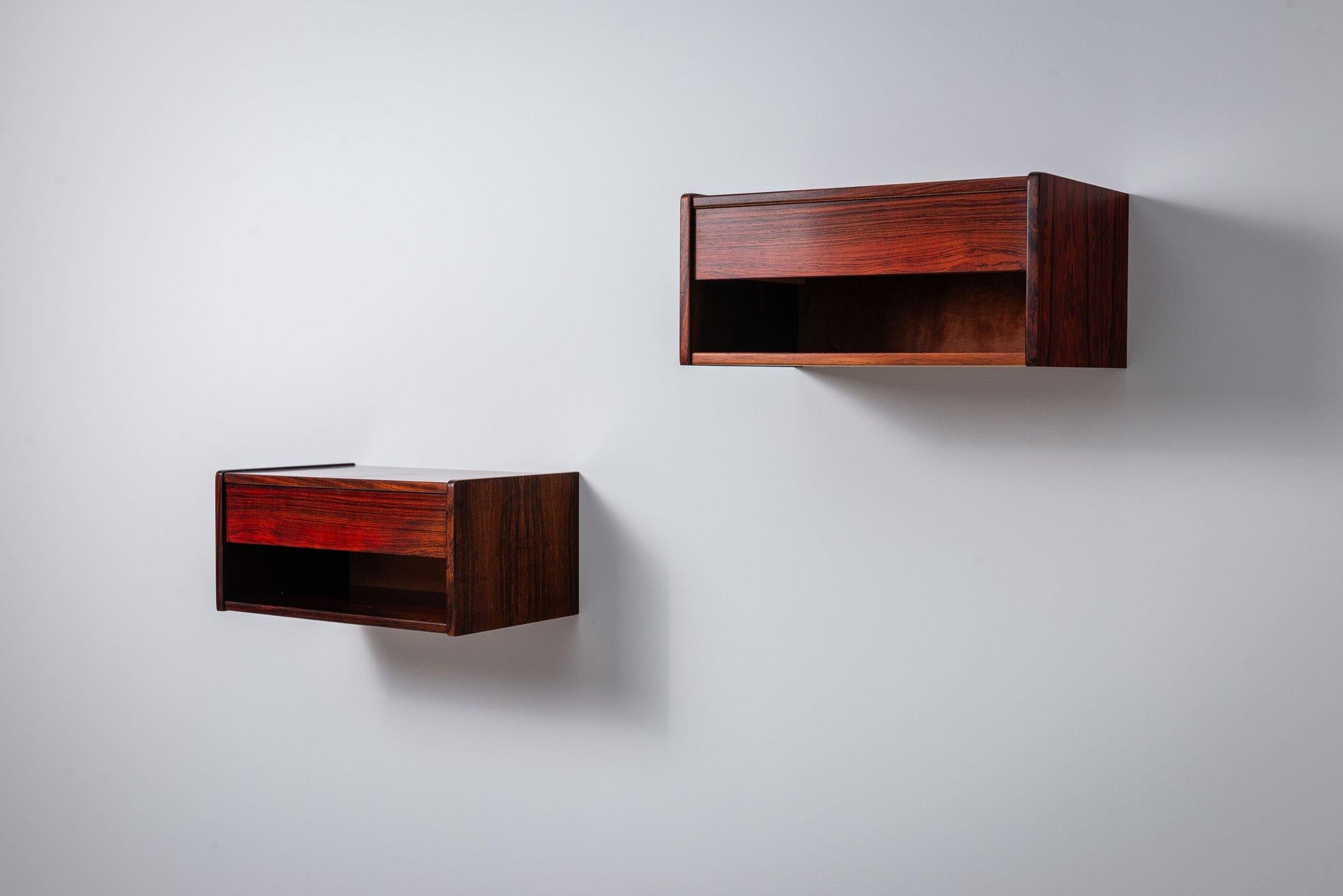 Coppia di comodini galleggianti scandinavi in palissandro Danimarca 1960 in vendita 1