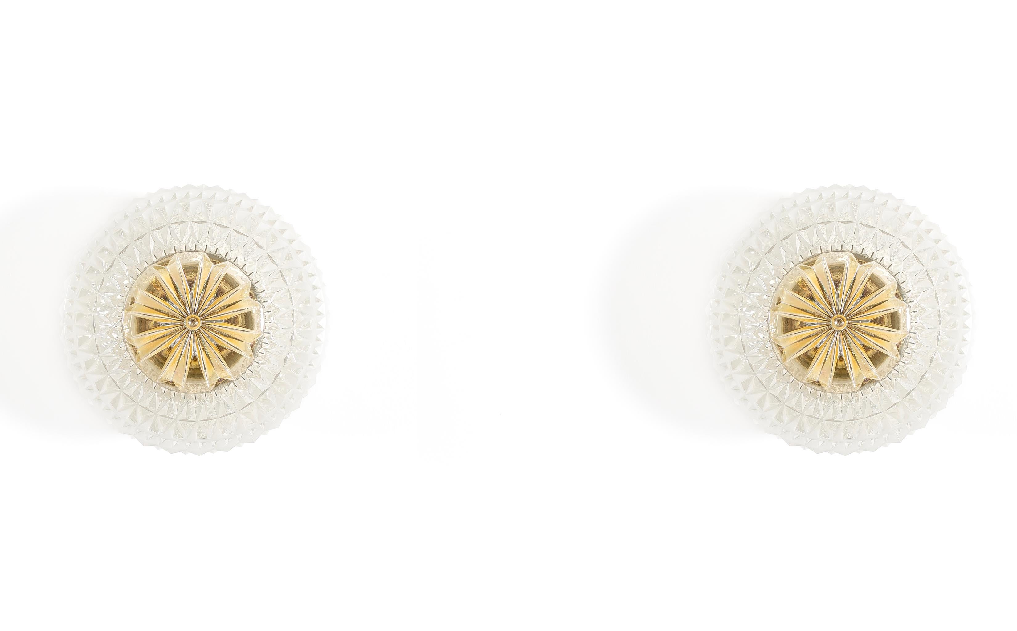Pair of Scandinavian Flush Mount Ceiling Lamps, 1950s Moderno de mediados de siglo en venta