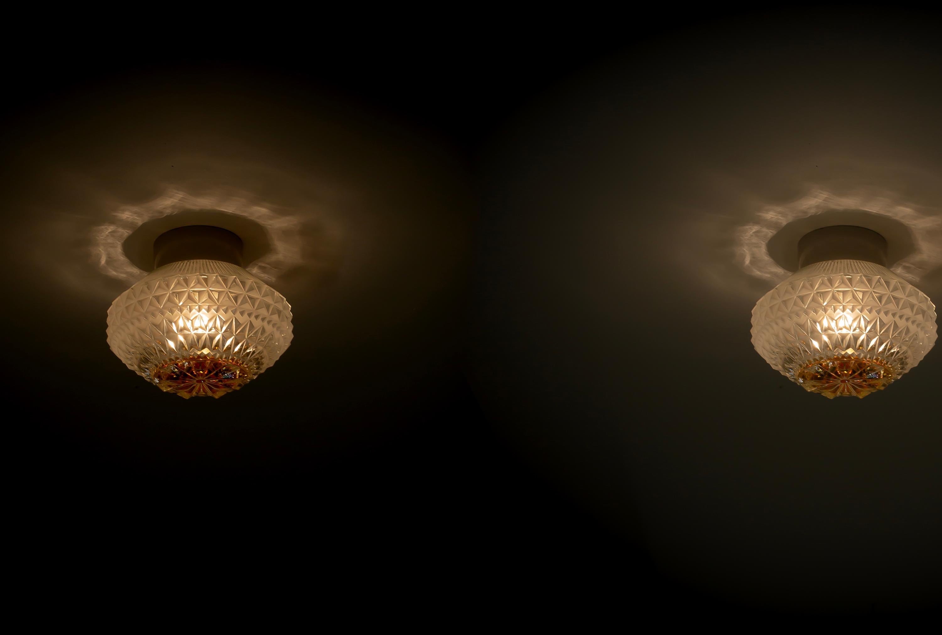 Pair of Scandinavian Flush Mount Ceiling Lamps, 1950s mediados del siglo XX en venta