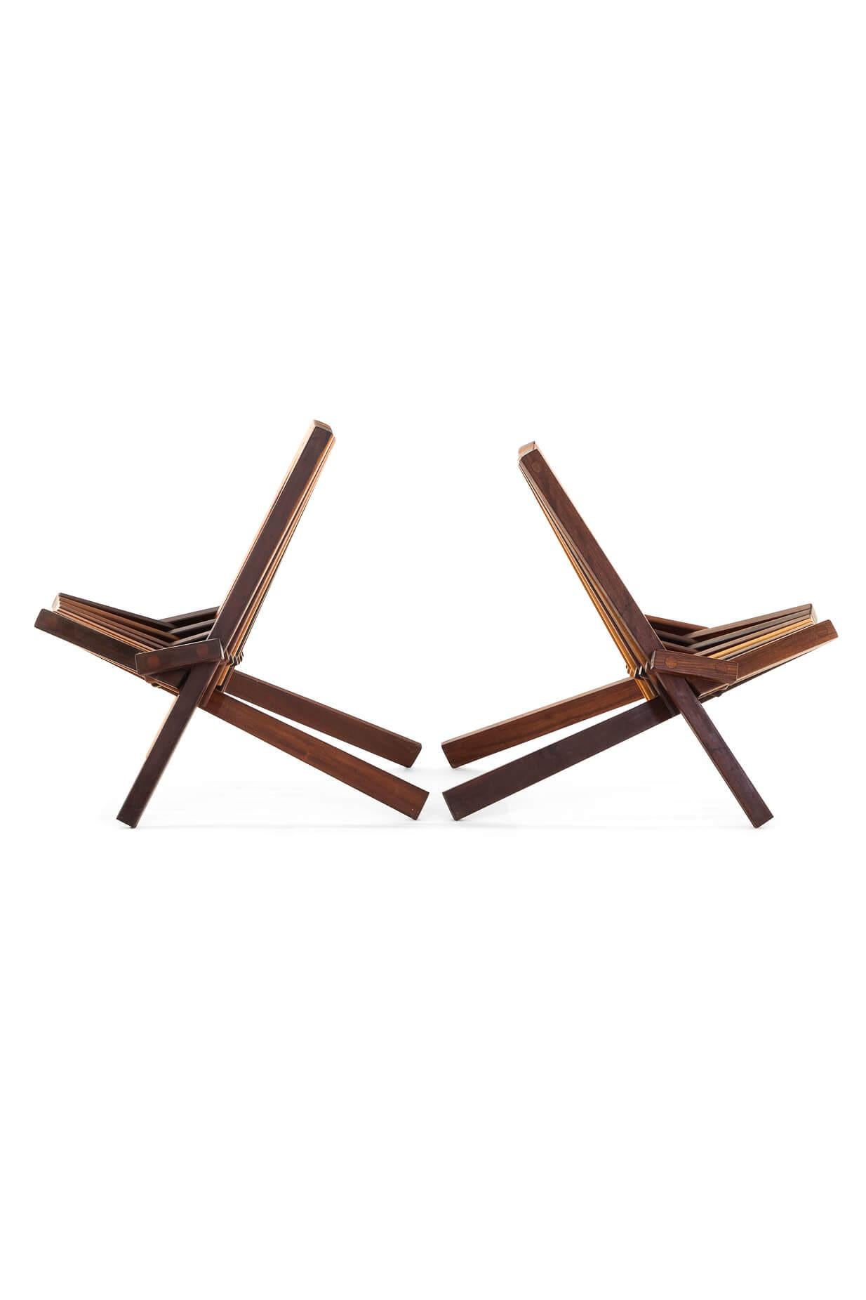 Hand-Crafted Pair of Scandinavian Folding Teak Chairs For Sale