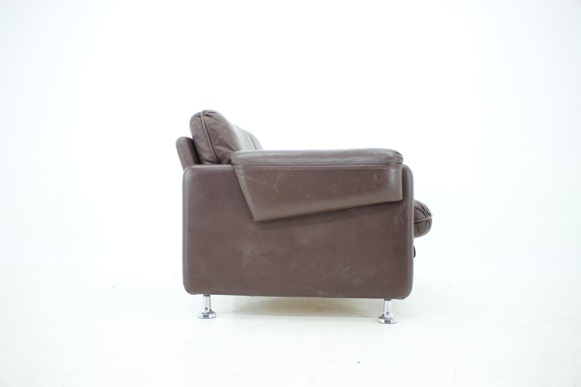 Pair of Scandinavian Leather Armchairs for MYRSKYLÄ OY, Finland, 1960s In Good Condition In Praha, CZ