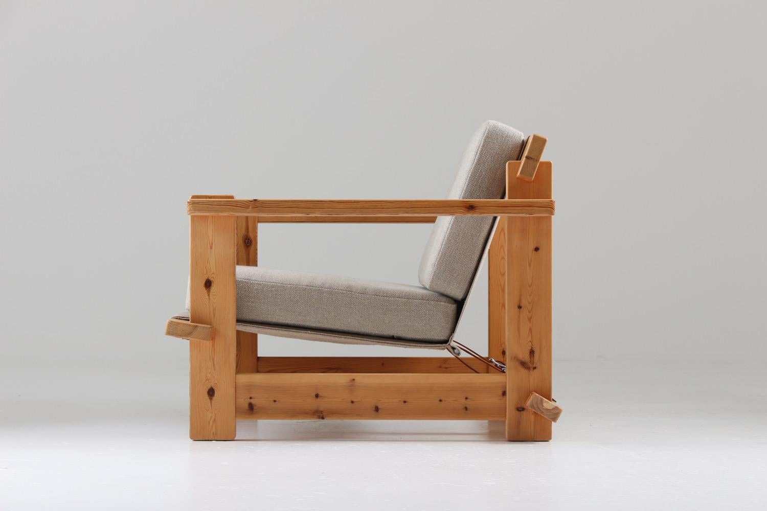 Mid-Century Modern Pair of Scandinavian Lounge Chairs in Pine, 1970s