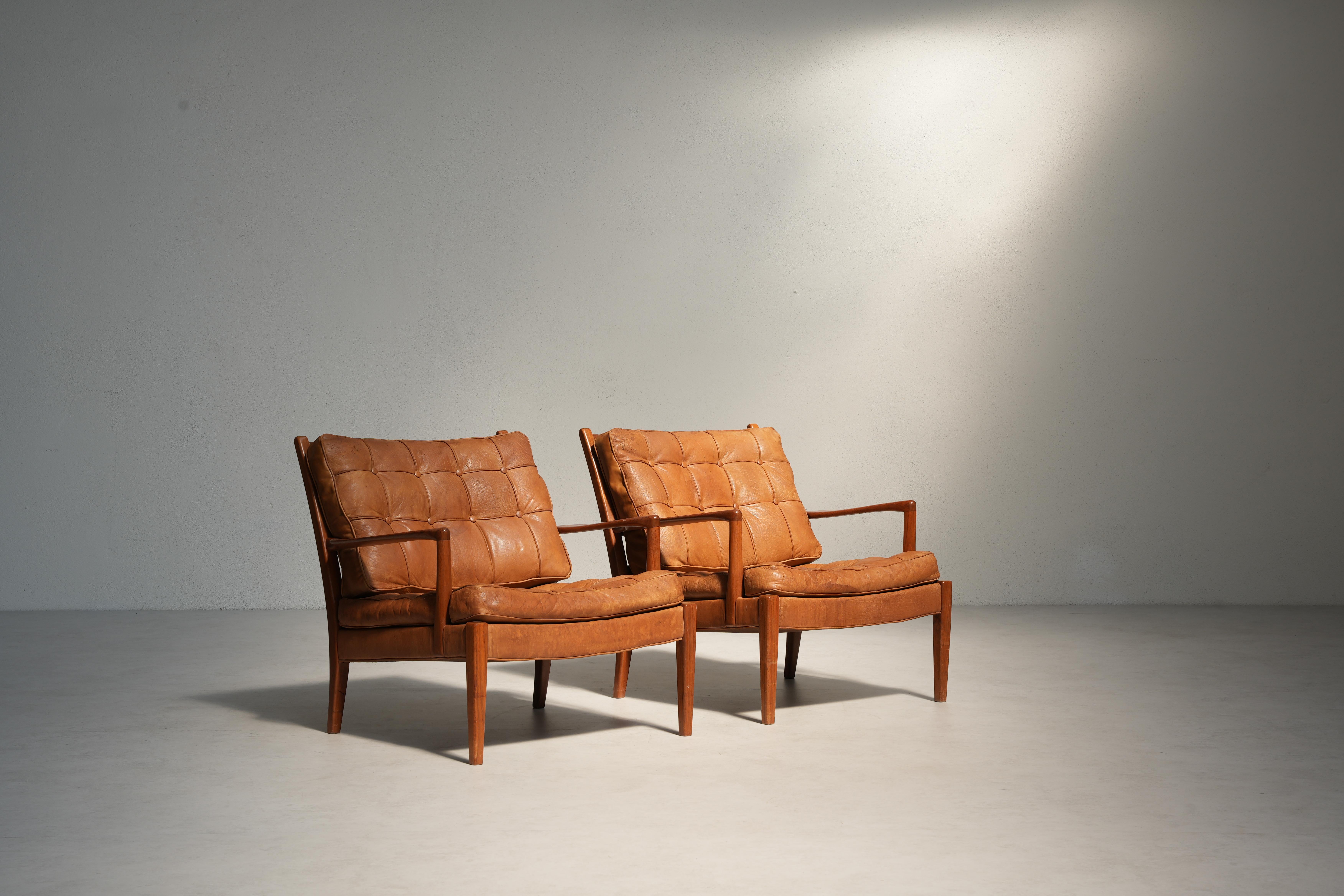 Paar skandinavische Lounge-Stühle Mod. Loven von Arne Norell AB, 1960er Jahre Schweden (Leder) im Angebot