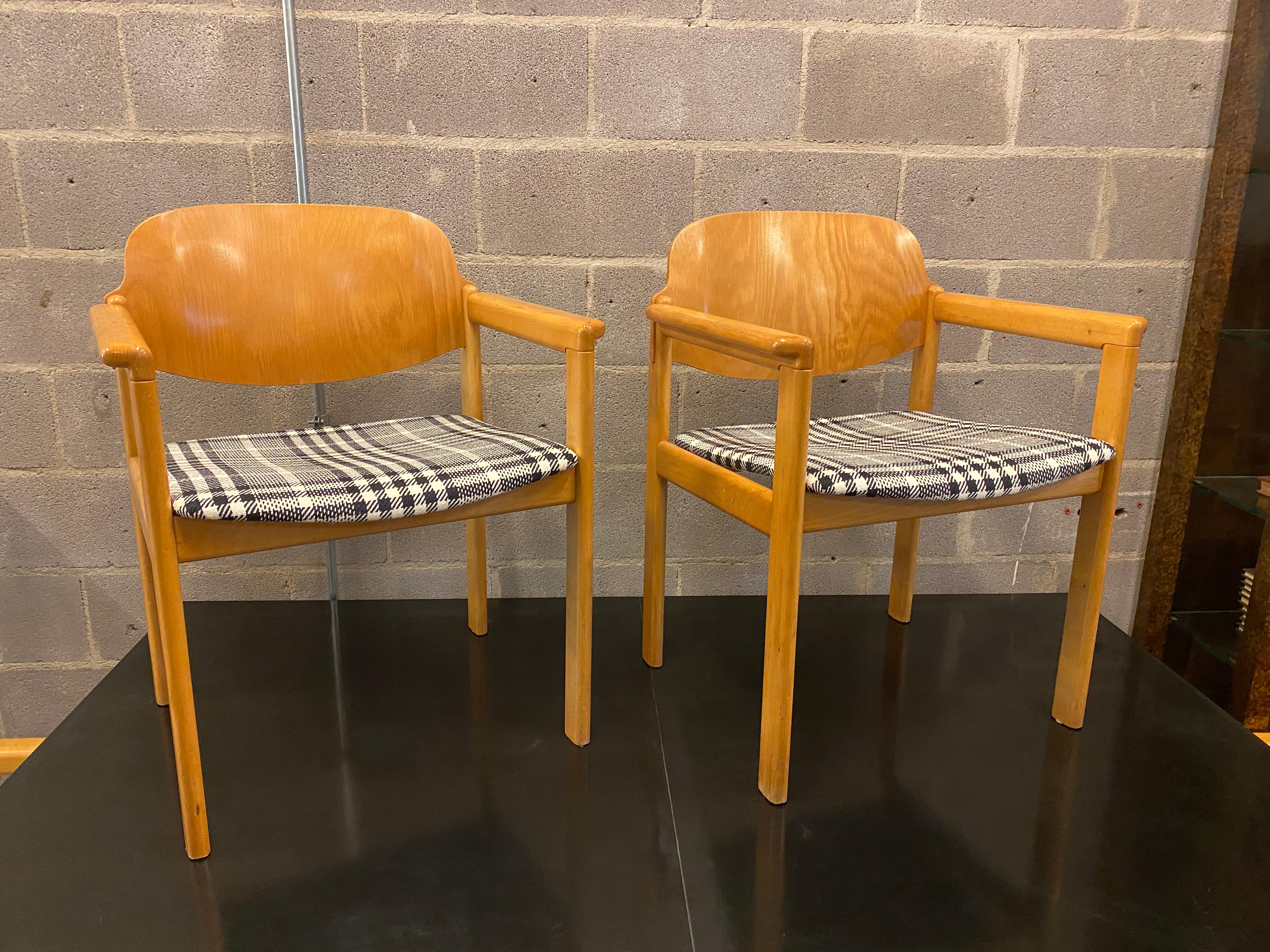 Late 20th Century Pair of Scandinavian Mid-Century Armchairs in Plaid For Sale
