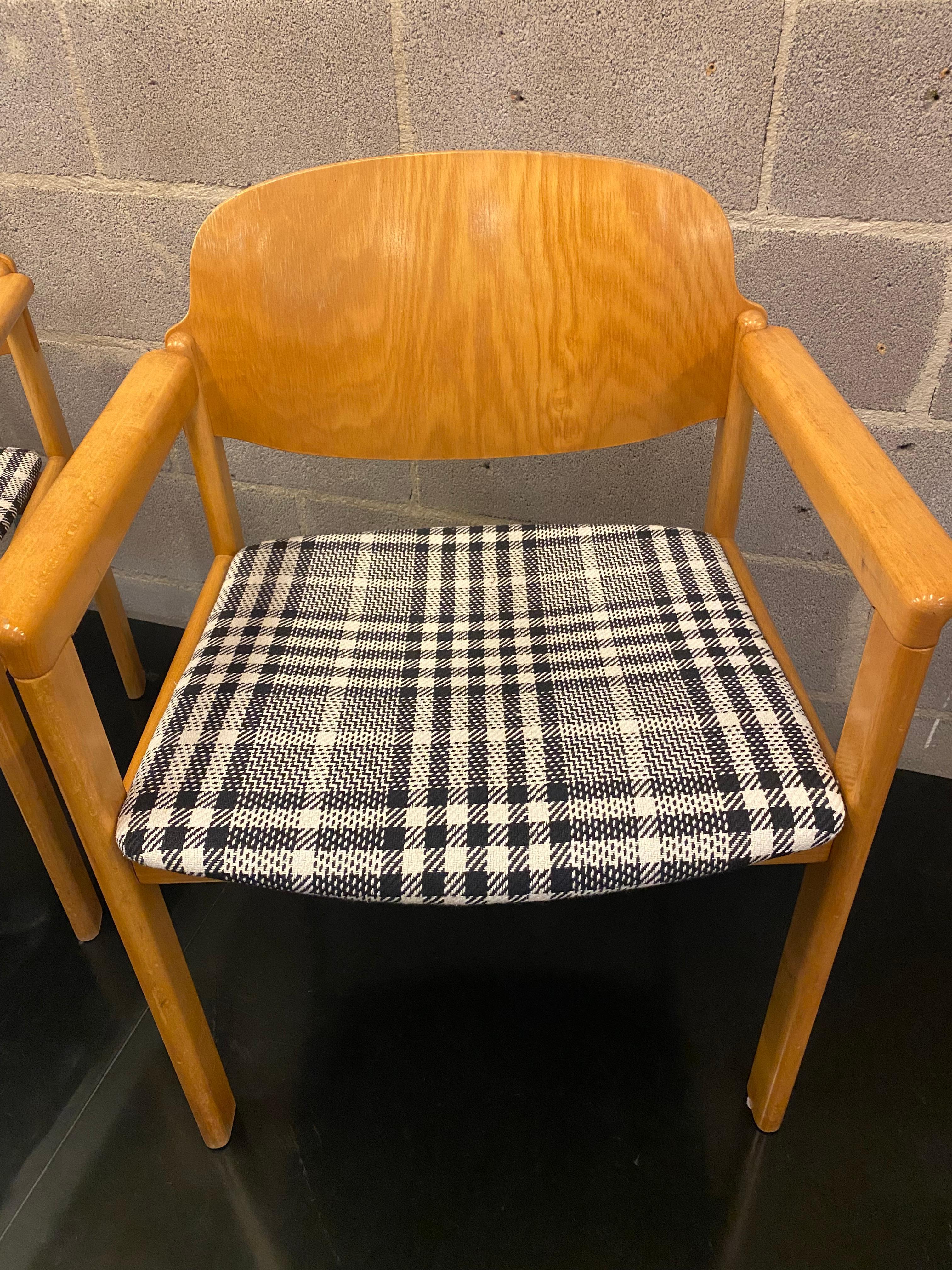 Pair of Scandinavian Mid-Century Armchairs in Plaid For Sale 1
