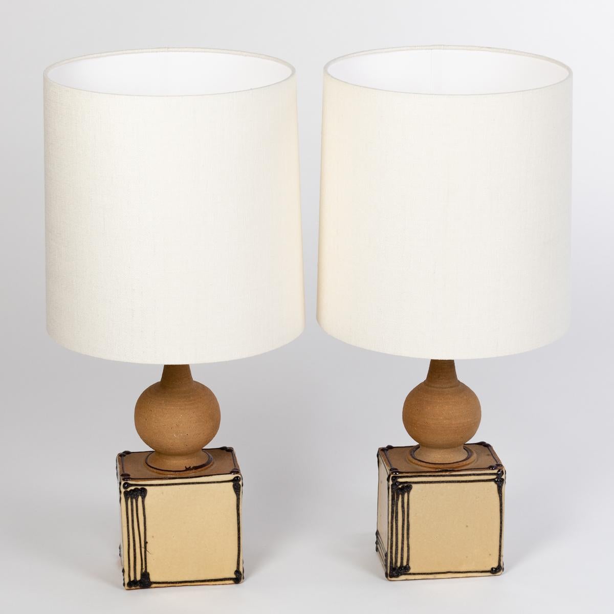 Mid-Century Modern Paire de lampes de table scandinaves en céramique du milieu du siècle par Heerwagen Denmark 1971 en vente