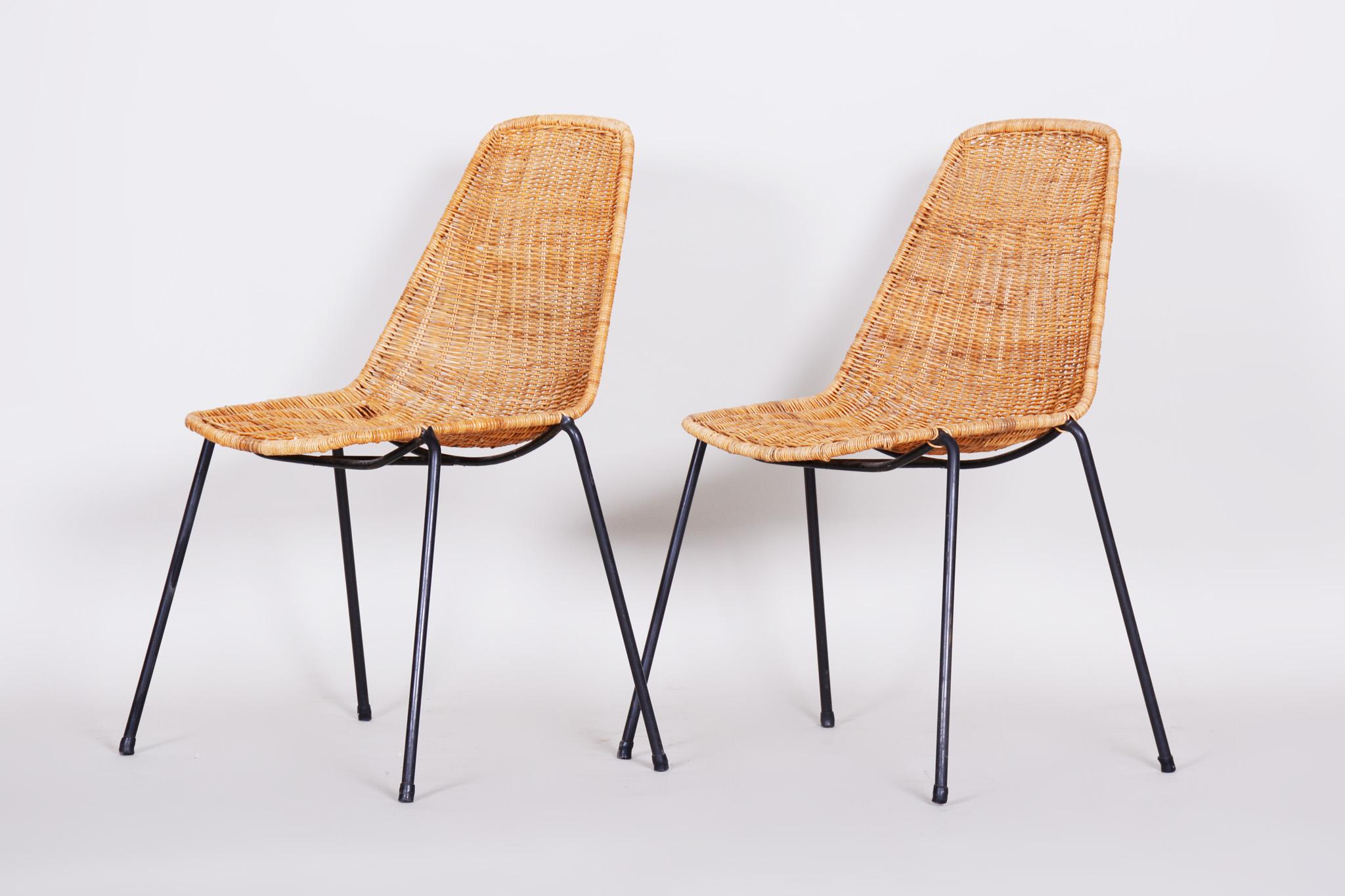 Pair of chairs, Scandinavia
Original very well preserved condition
Period: 1960-1969
Material: Metal, Rattan.





   