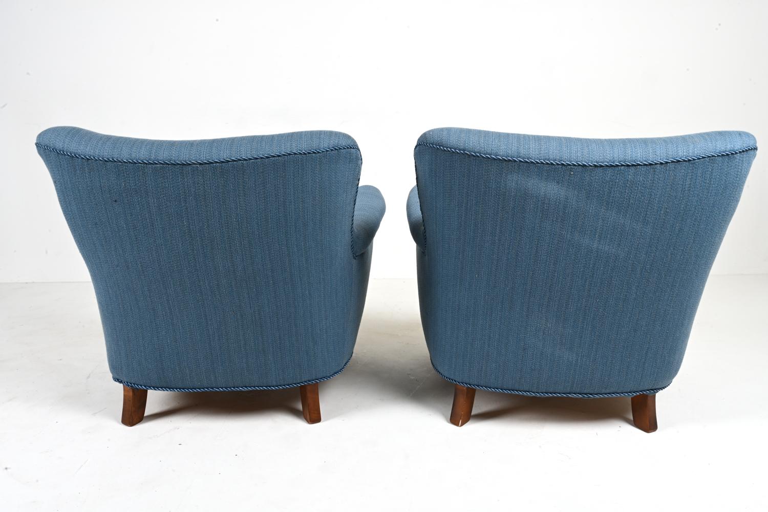 Pair of Scandinavian Mid-Century Easy Chairs in the Manner of Fritz Hansen For Sale 6