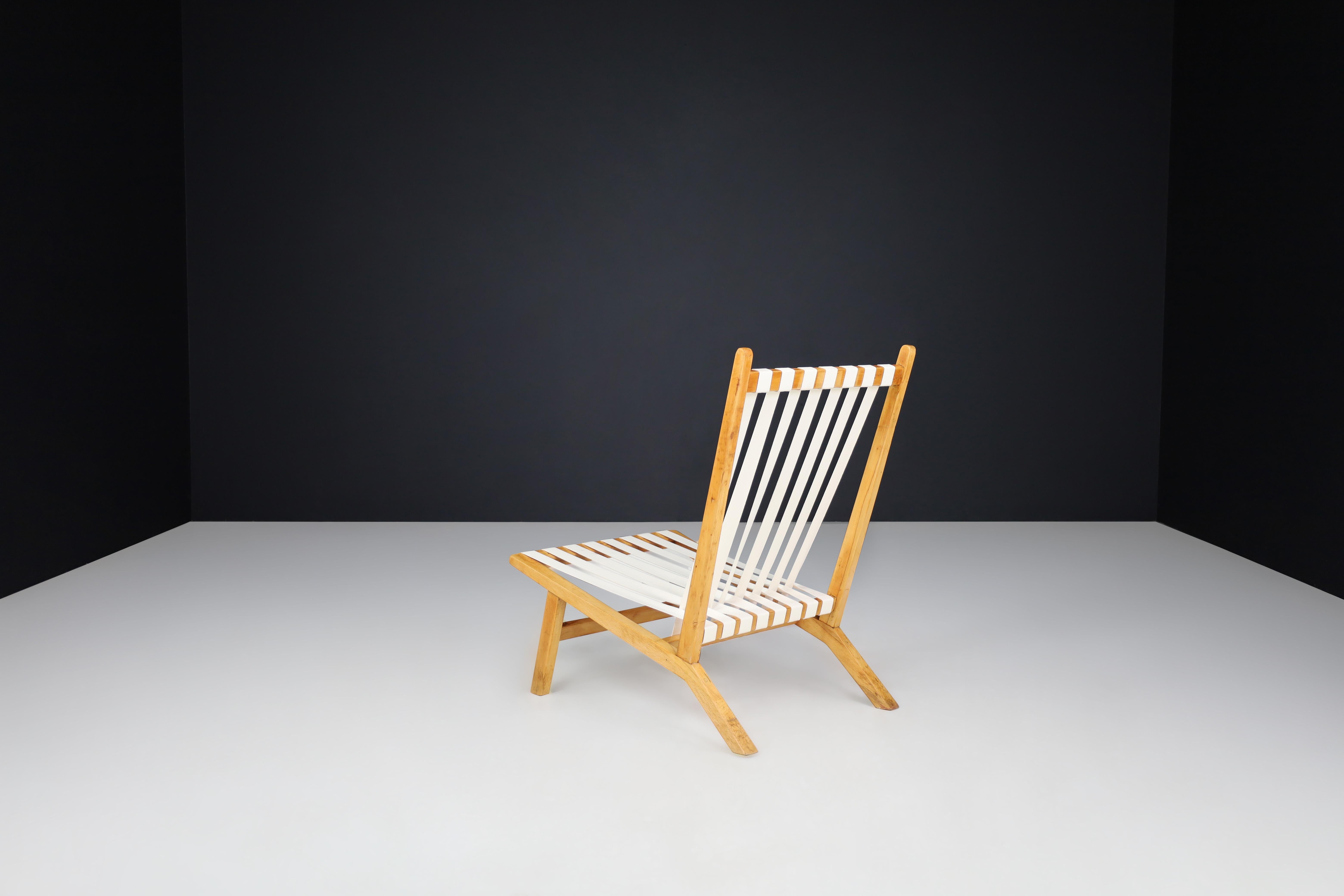 Toile Paire de chaises longues scandinaves du milieu du siècle dernier en hêtre avec sangles de toile neuves en vente