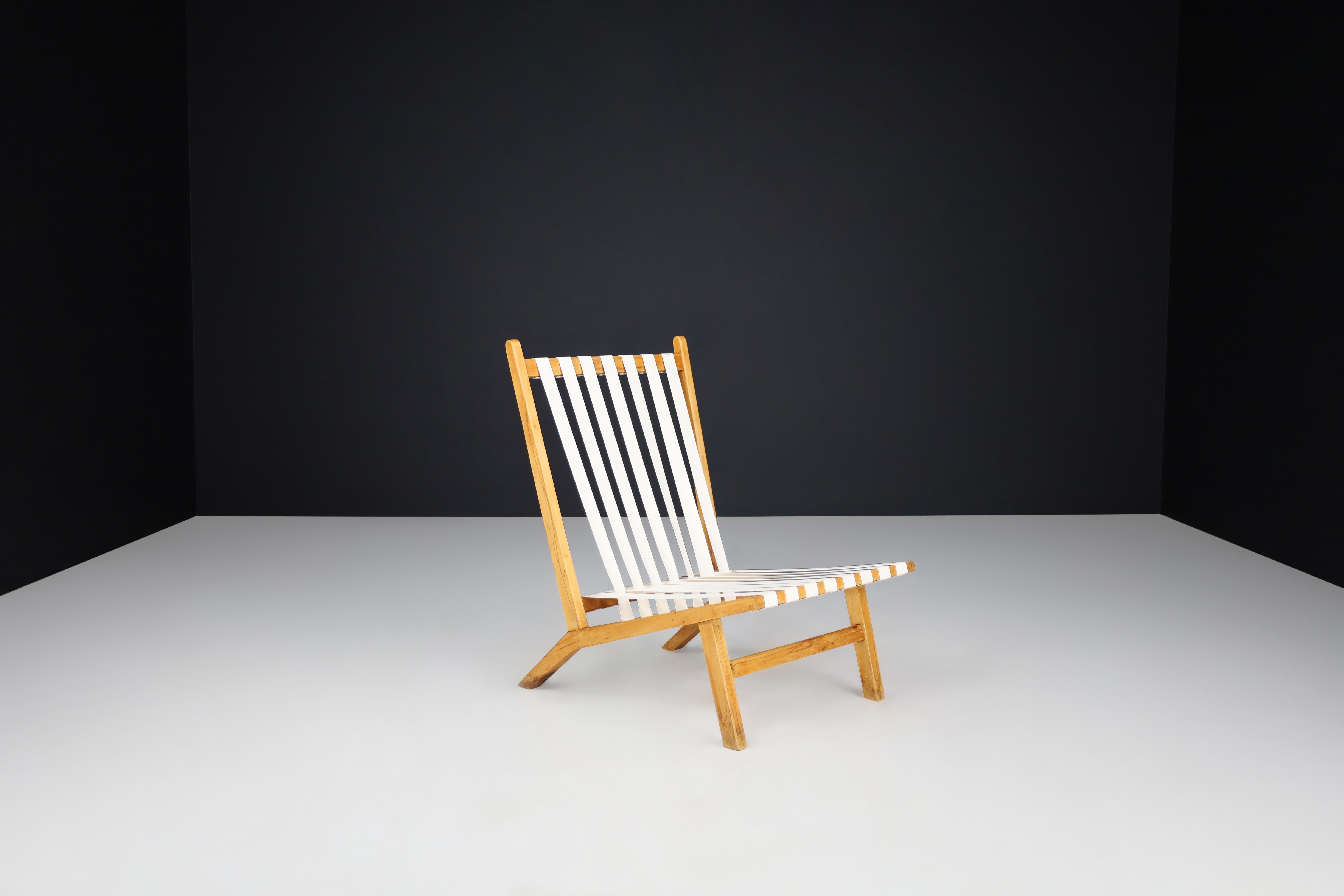 Paire de chaises longues scandinaves du milieu du siècle dernier en hêtre avec sangles de toile neuves en vente 2