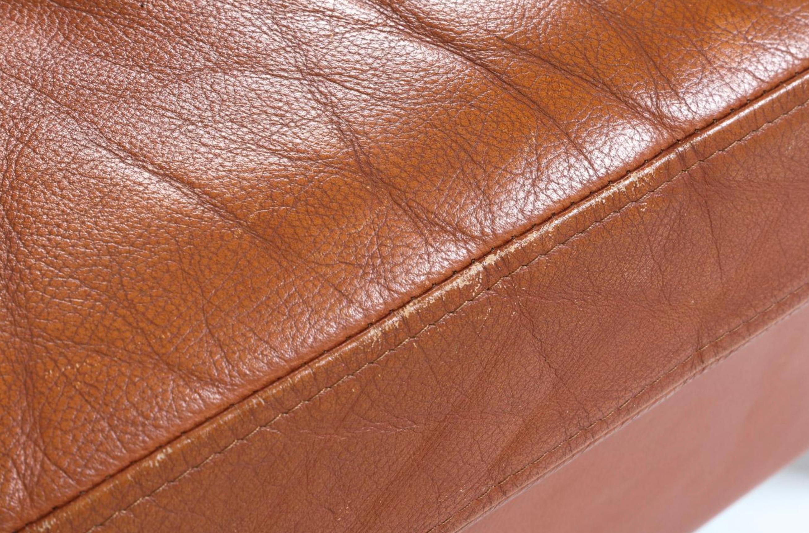 Paar skandinavische niedrige Loungesessel aus cognacfarbenem Leder, Mid-Century Modern im Zustand „Gut“ im Angebot in Brooklyn, NY
