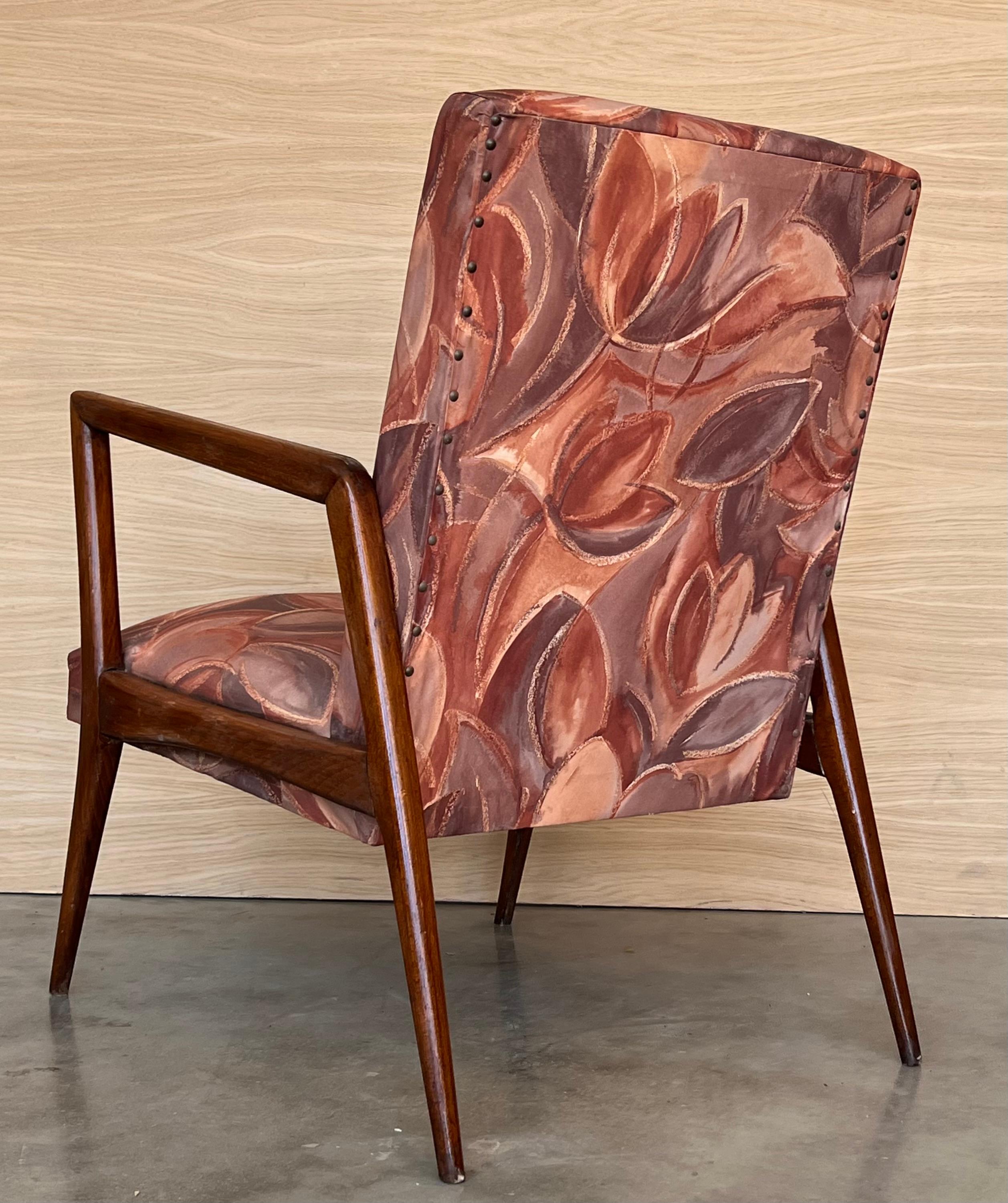 Paire de fauteuils club scandinaves colorés en teck, modernes du milieu du siècle dernier en vente 3